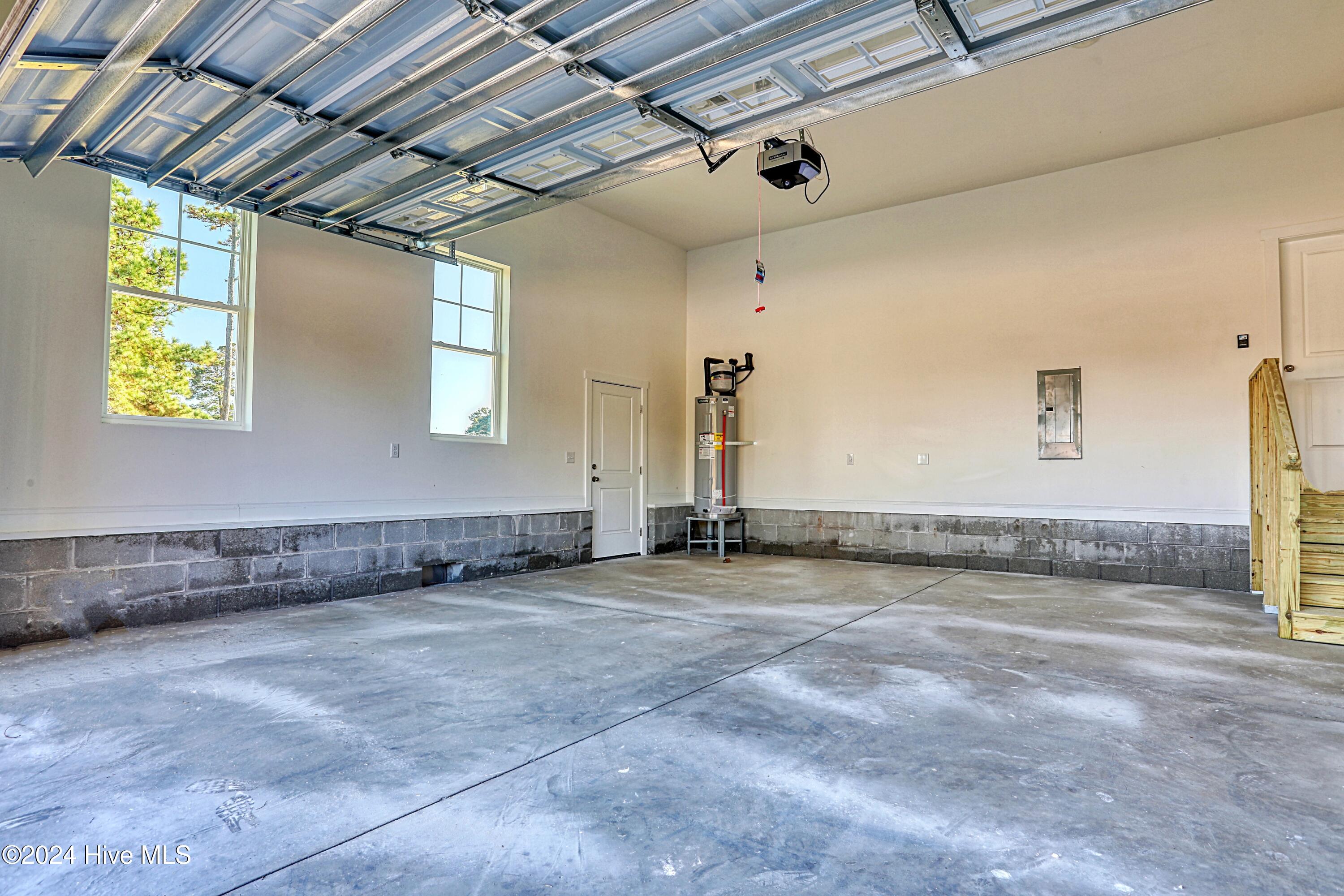 100477355 | Photo 70