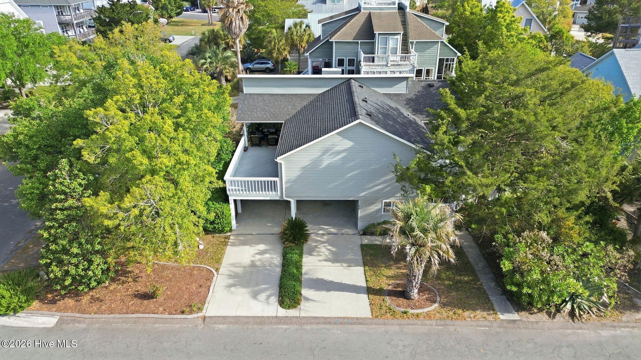 100566734 | Photo 40