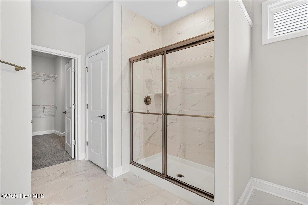 100532421 | Photo 24