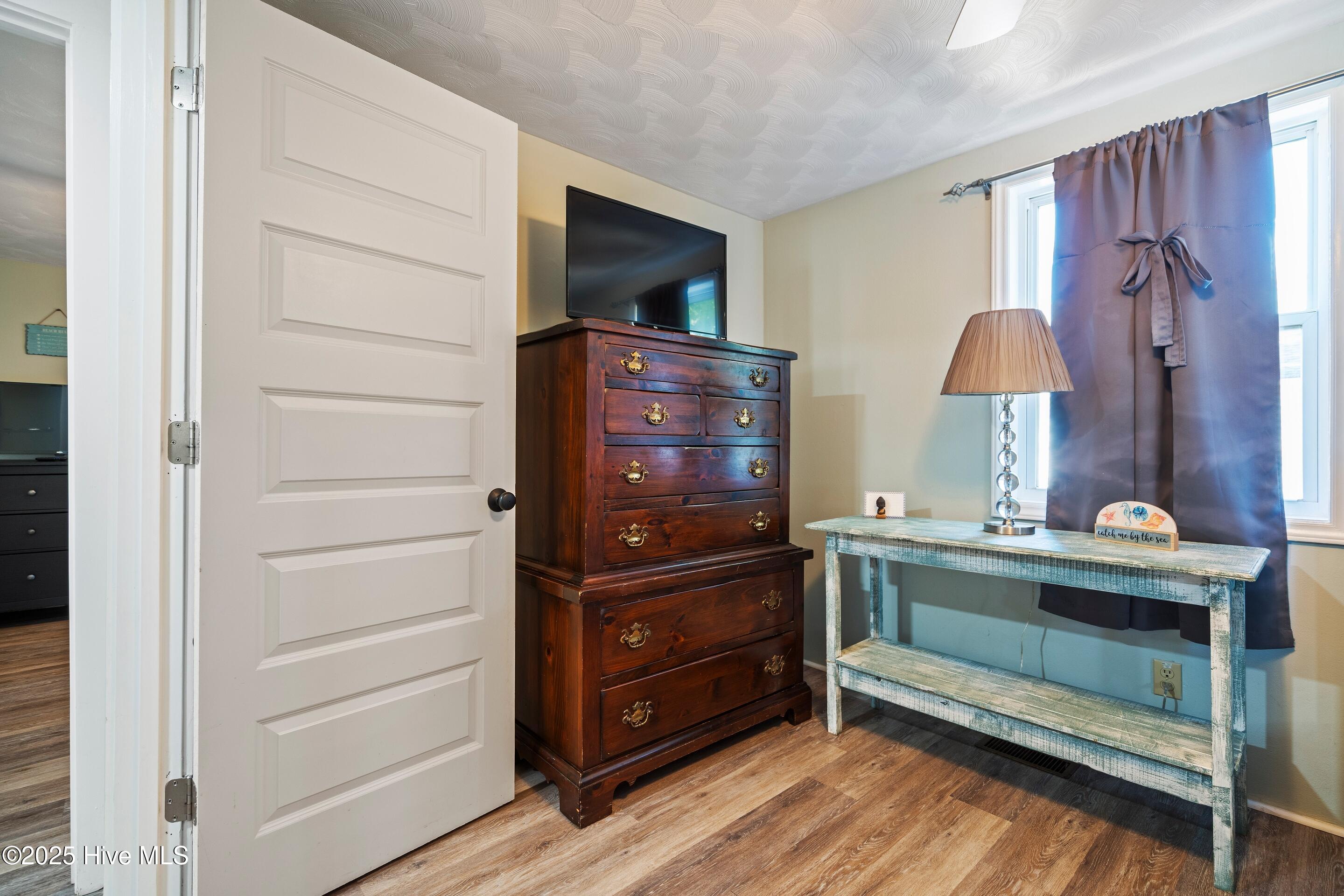 100535367 | Photo 13