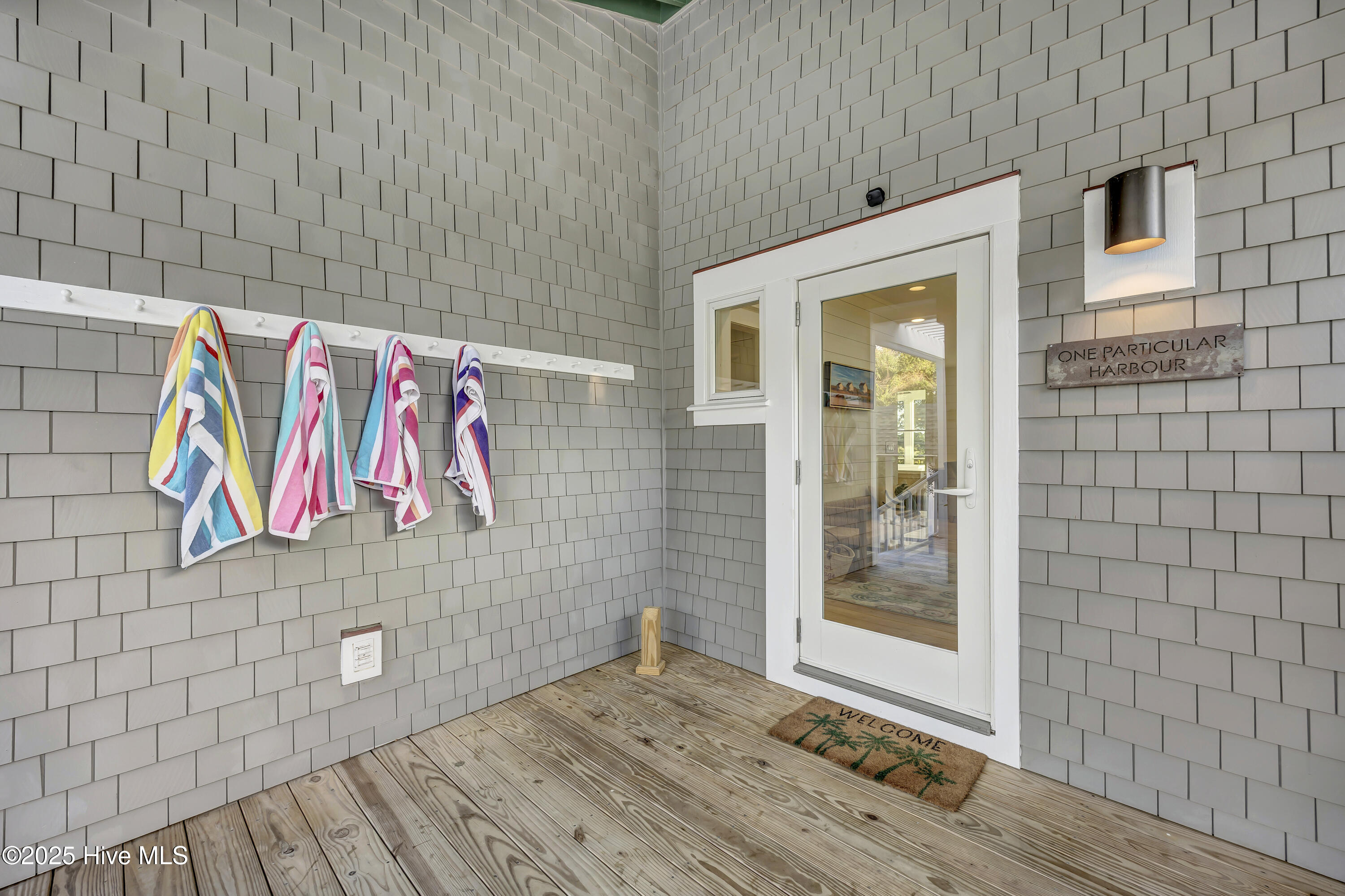 100534977 | Photo 10