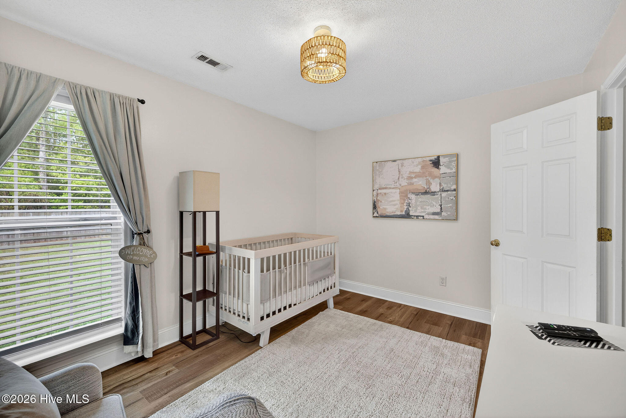 100565876 | Photo 21