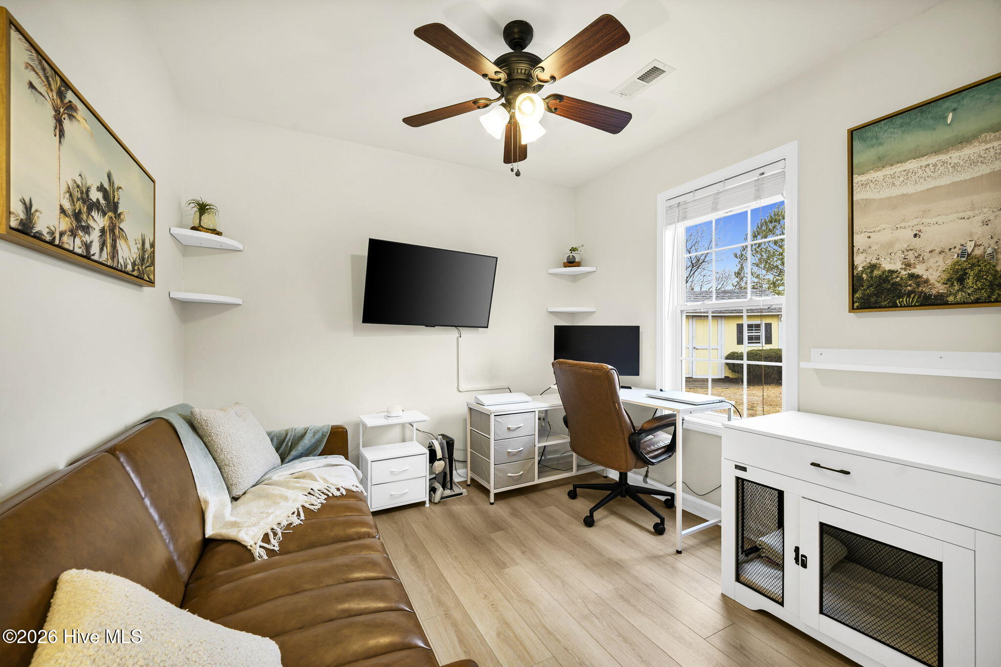 100556201 | Photo 18