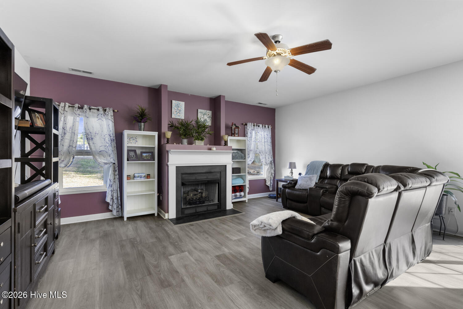 100548430 | Photo 12