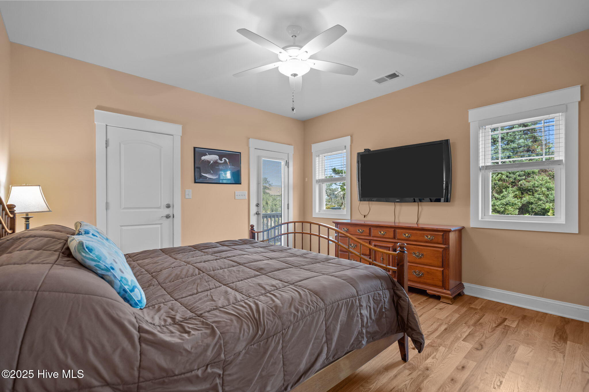 100541907 | Photo 15