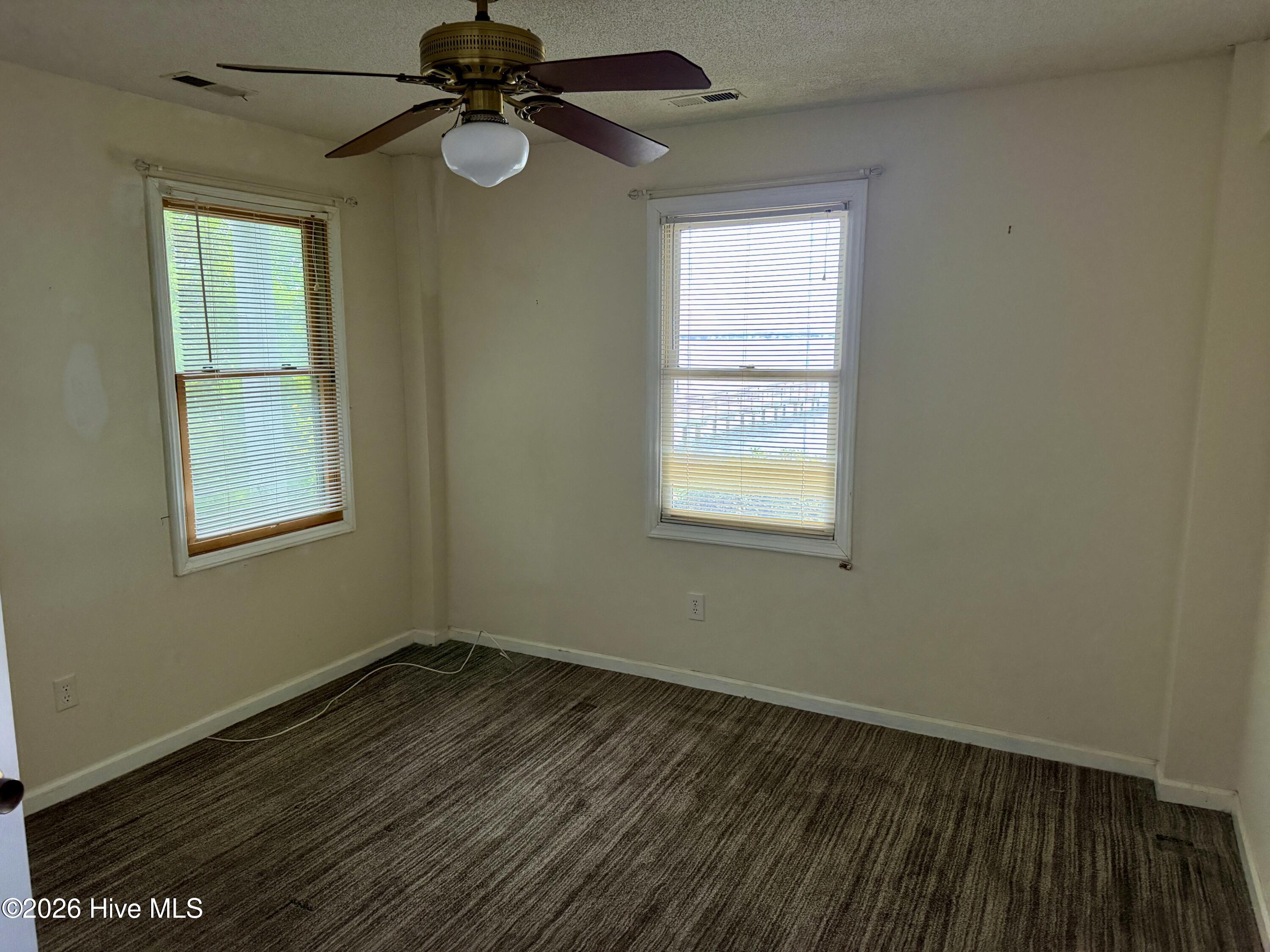 100551194 | Photo 50