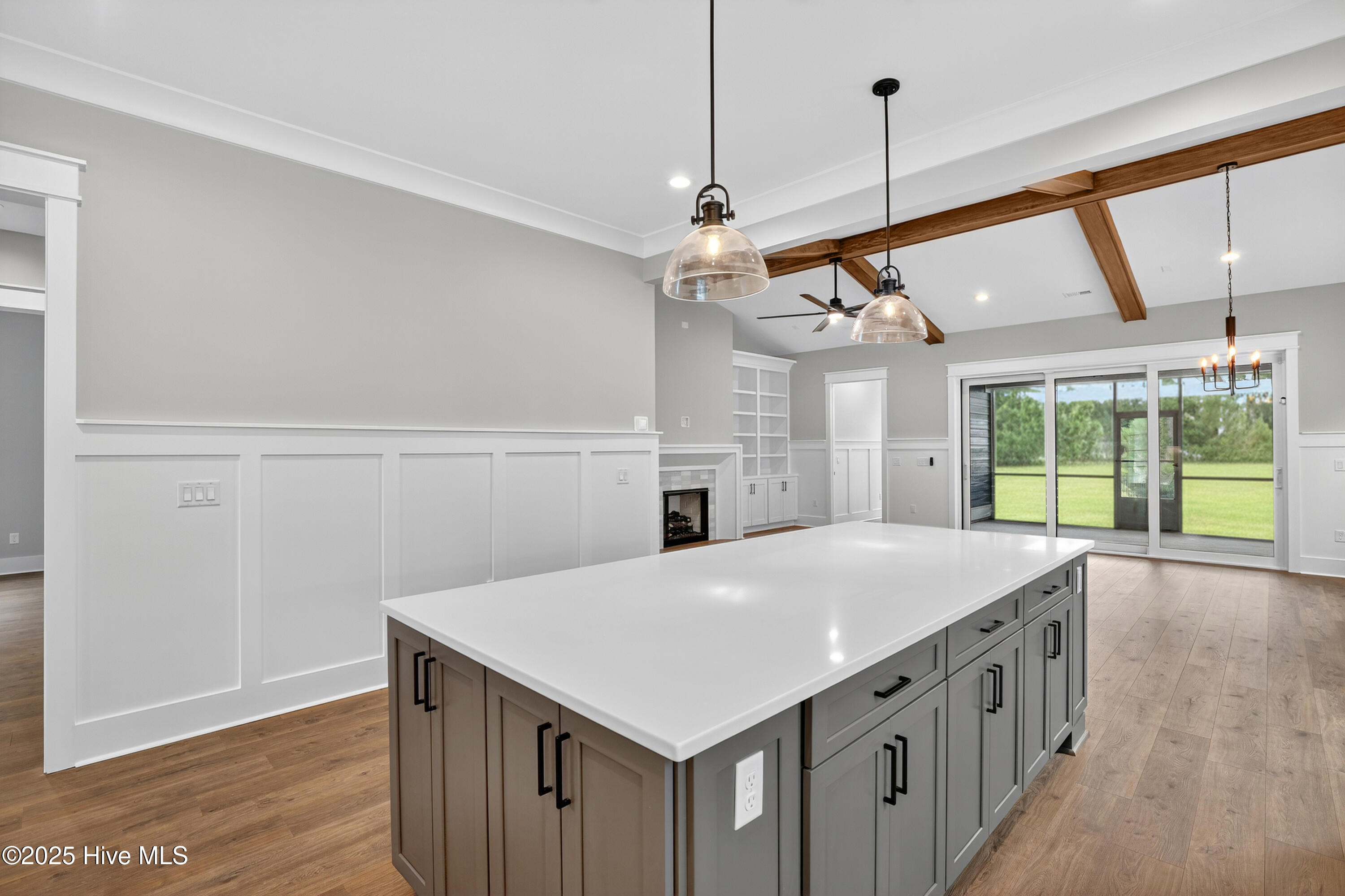 100546984 | Photo 18