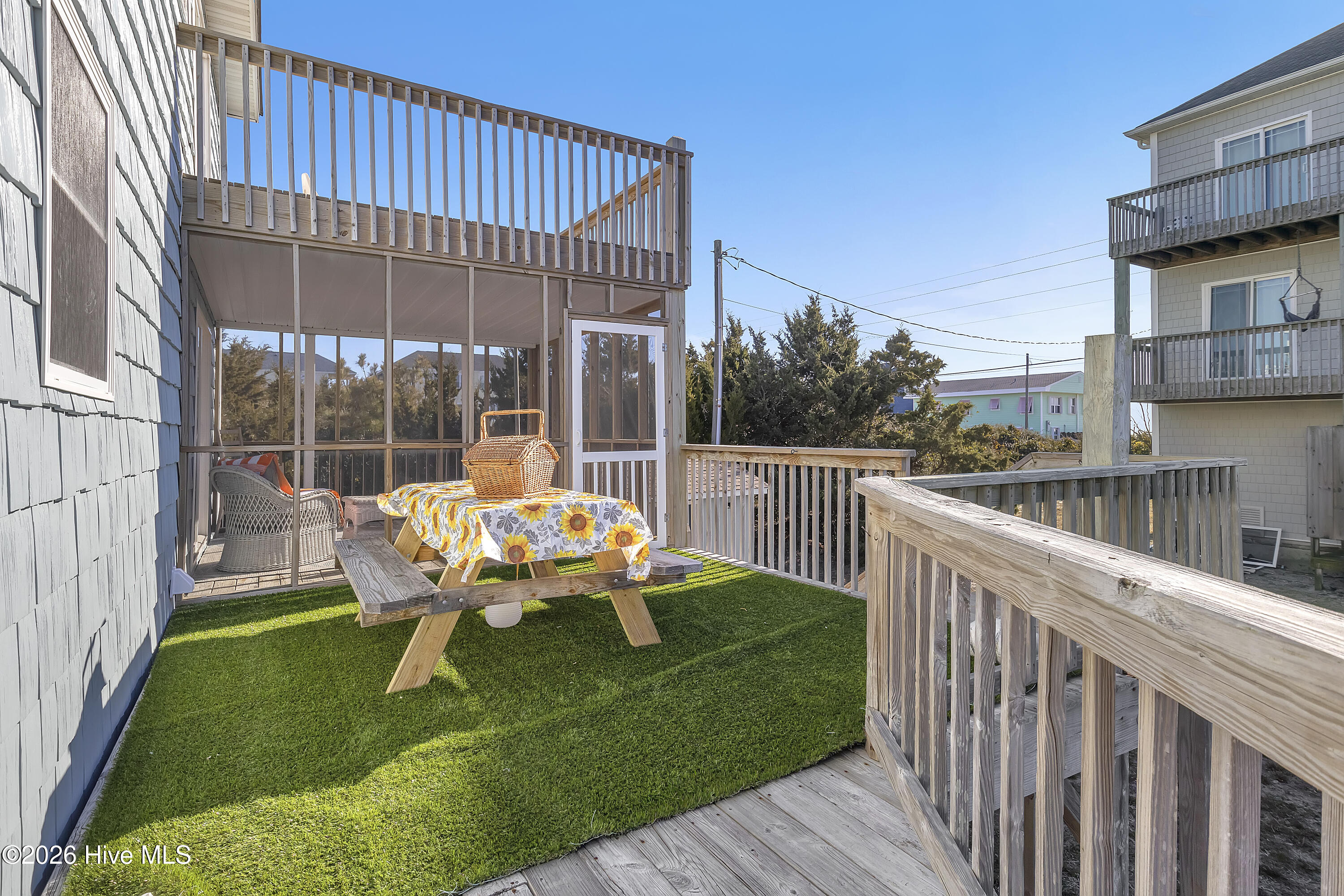 100545585 | Photo 41