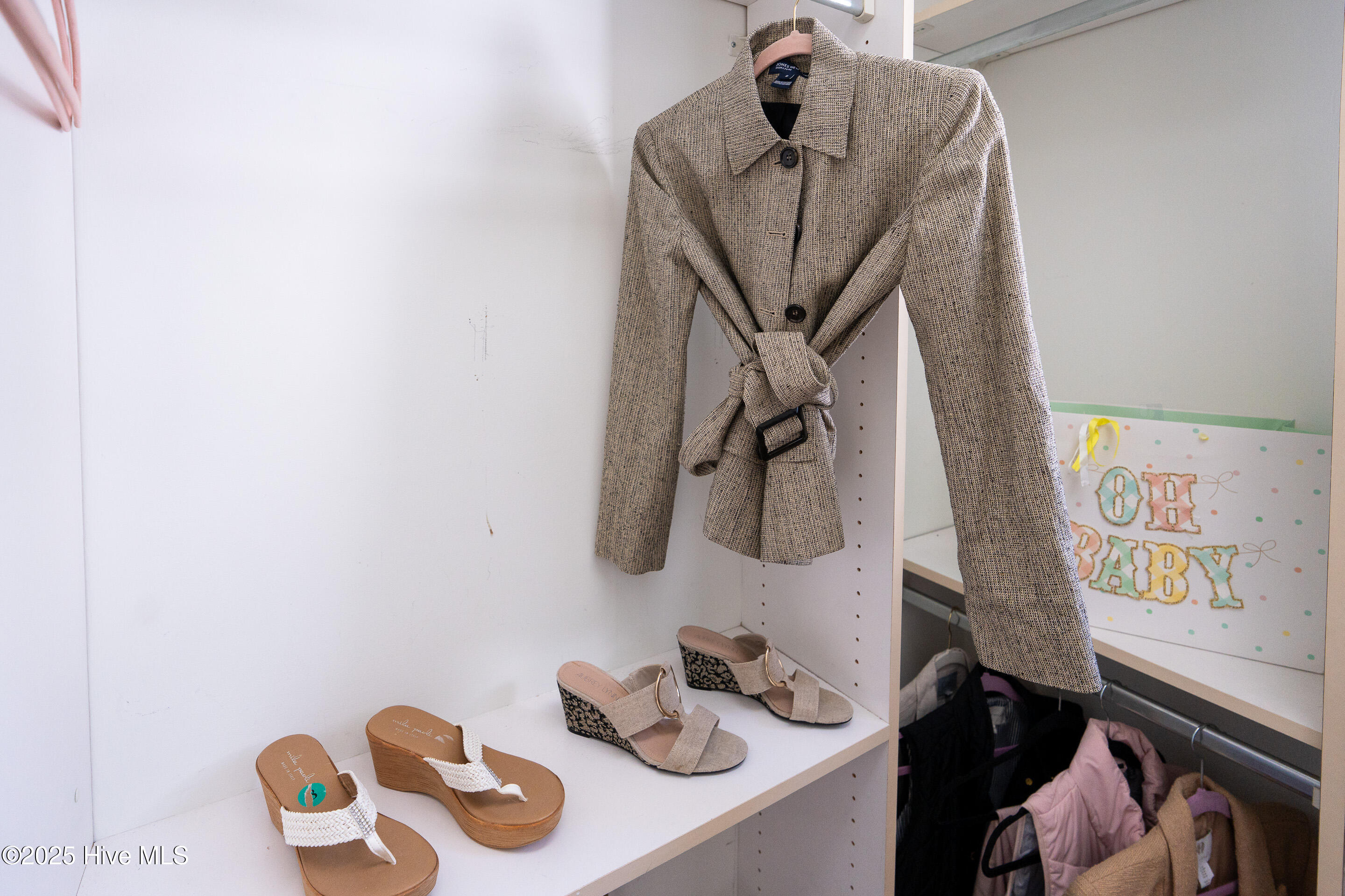 100520099 | Photo 38