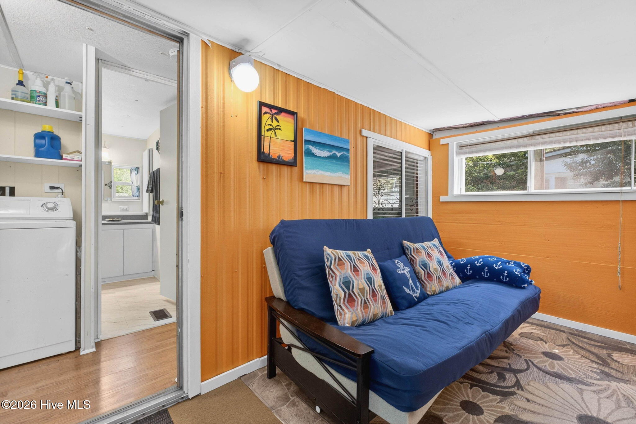 100567850 | Photo 34