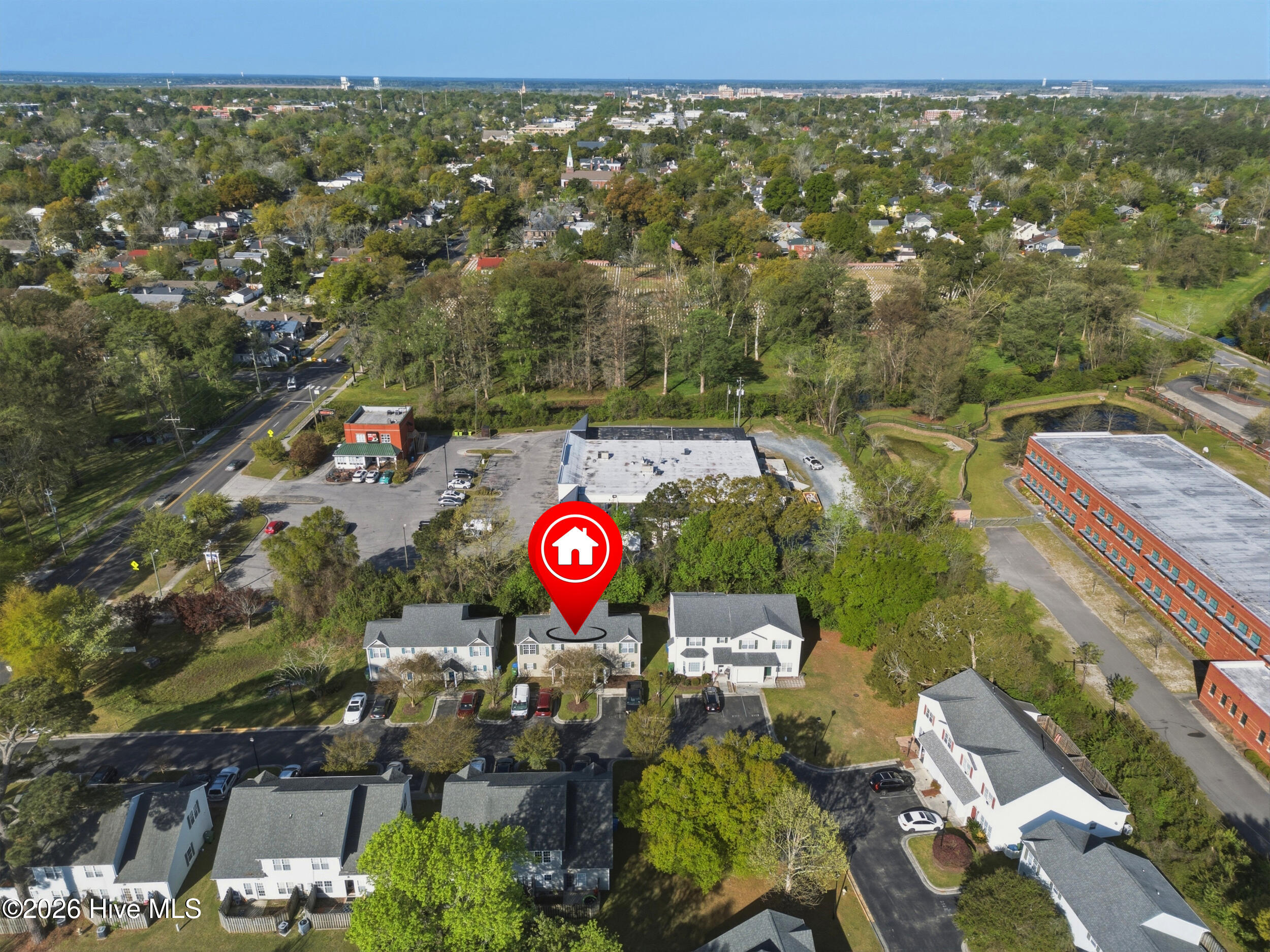 100564437 | Photo 36