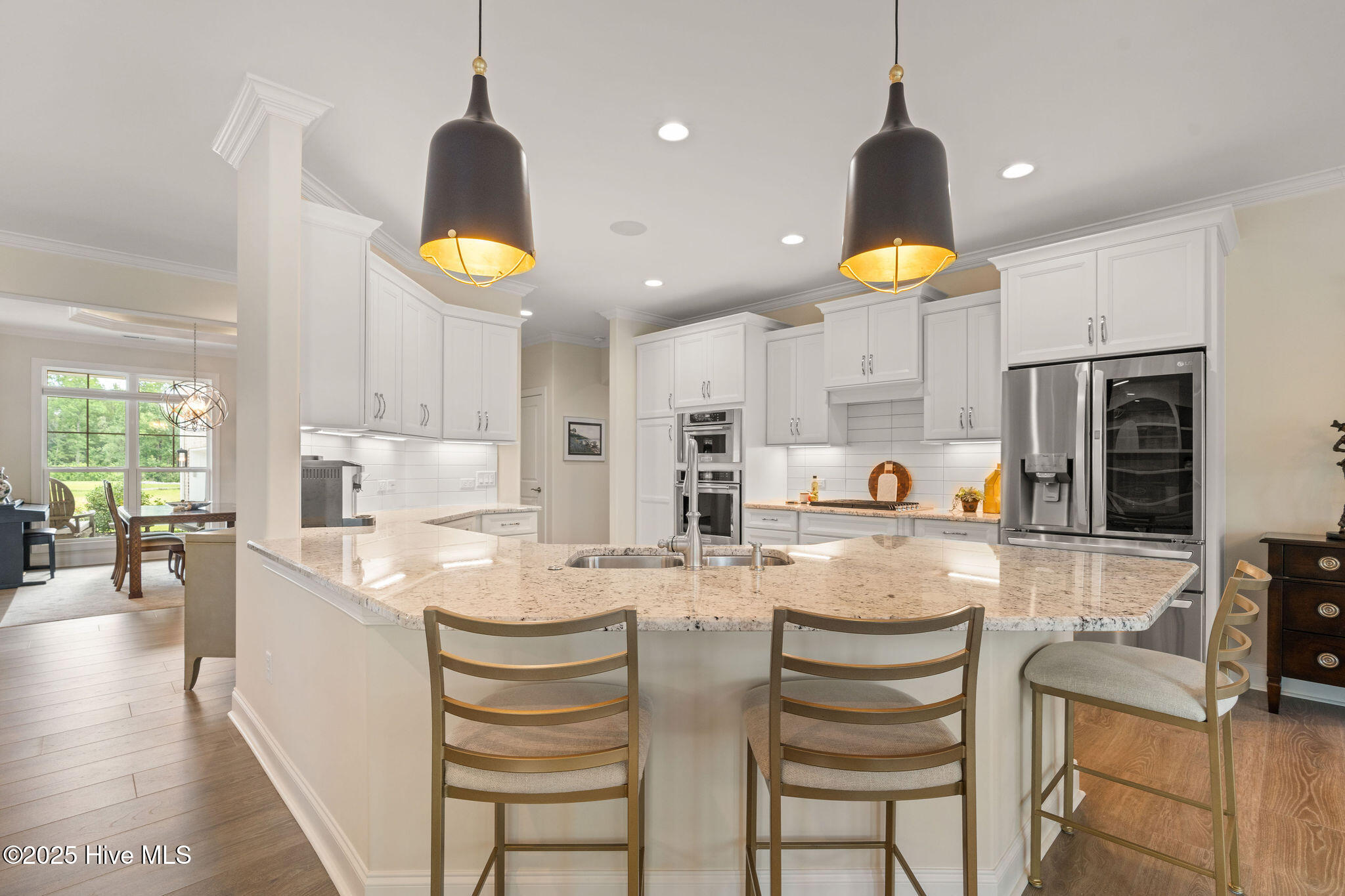 100517606 | Photo 31