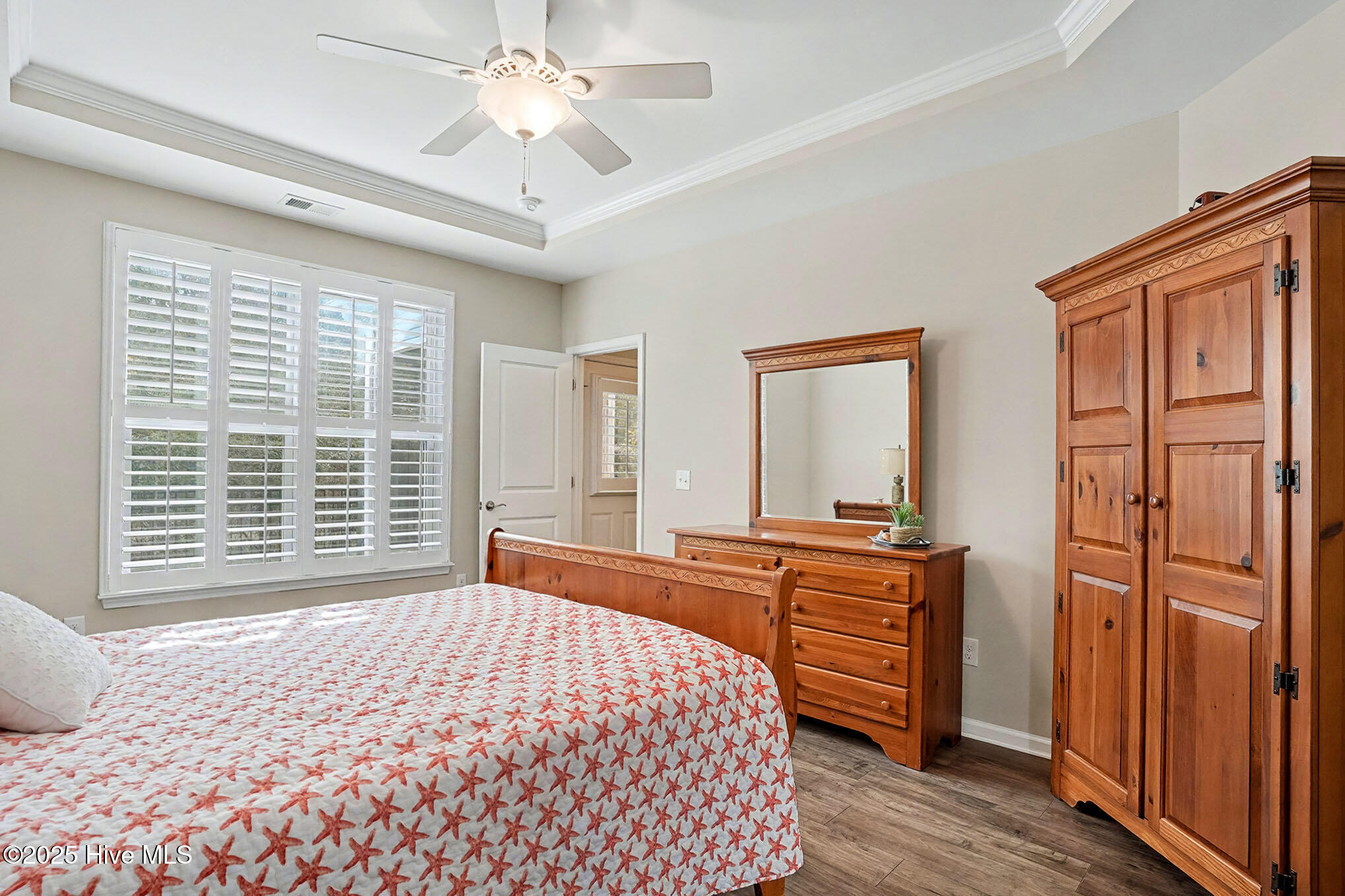 100545929 | Photo 22