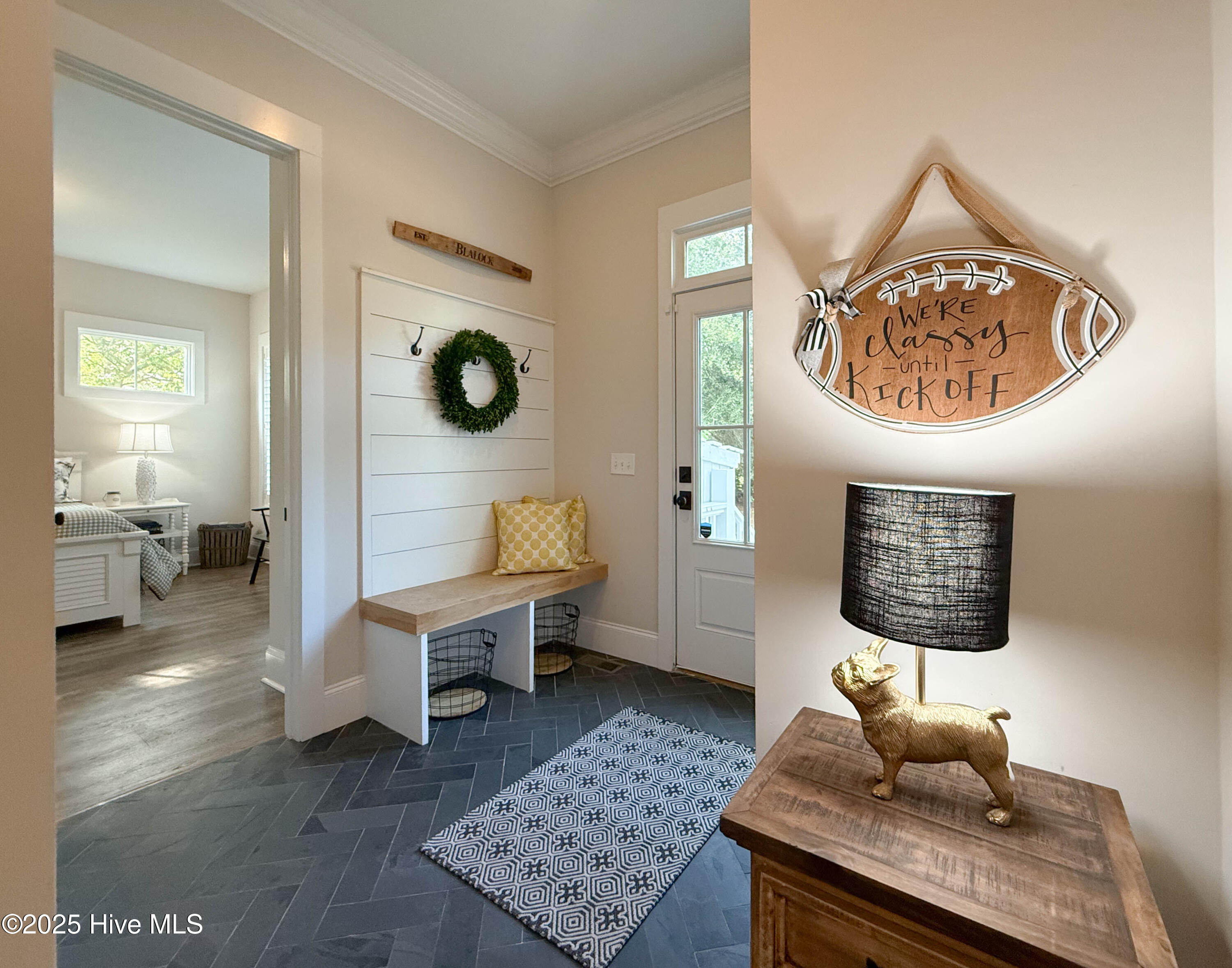 100556308 | Photo 44