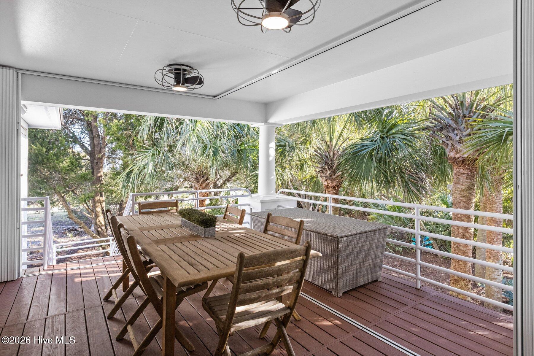 100558974 | Photo 40