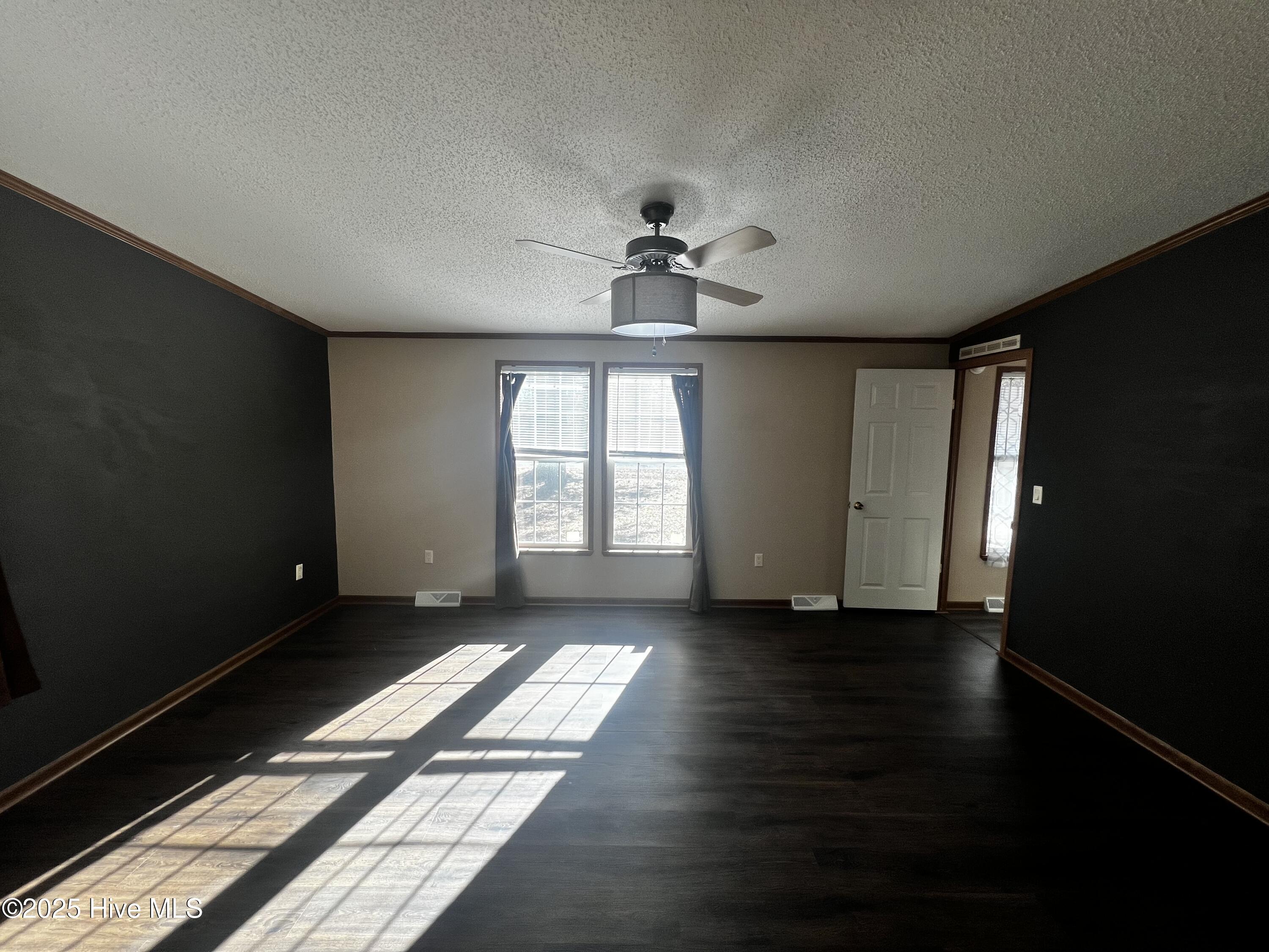 100546652 | Photo 18