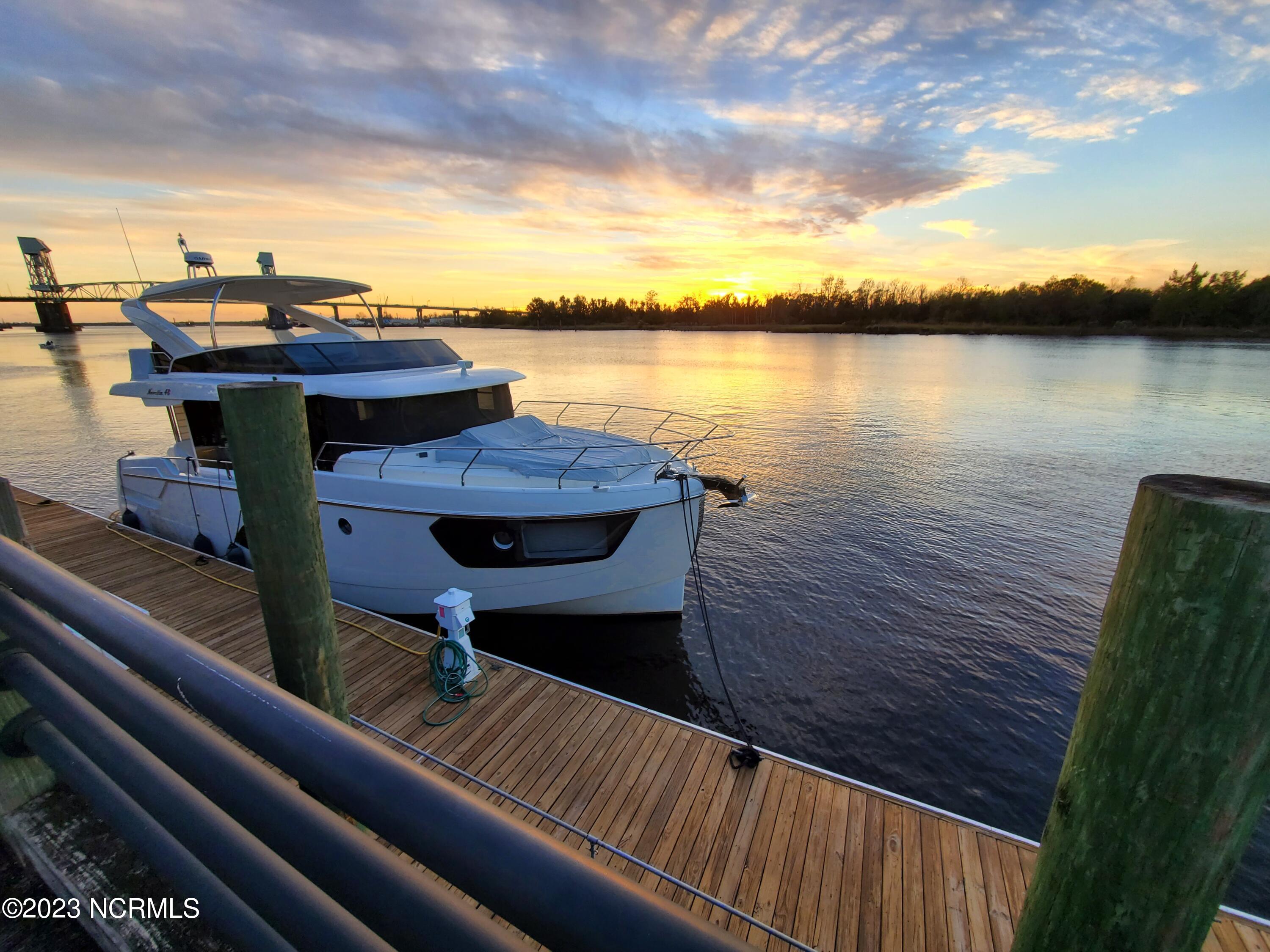 100564082 | Photo 20