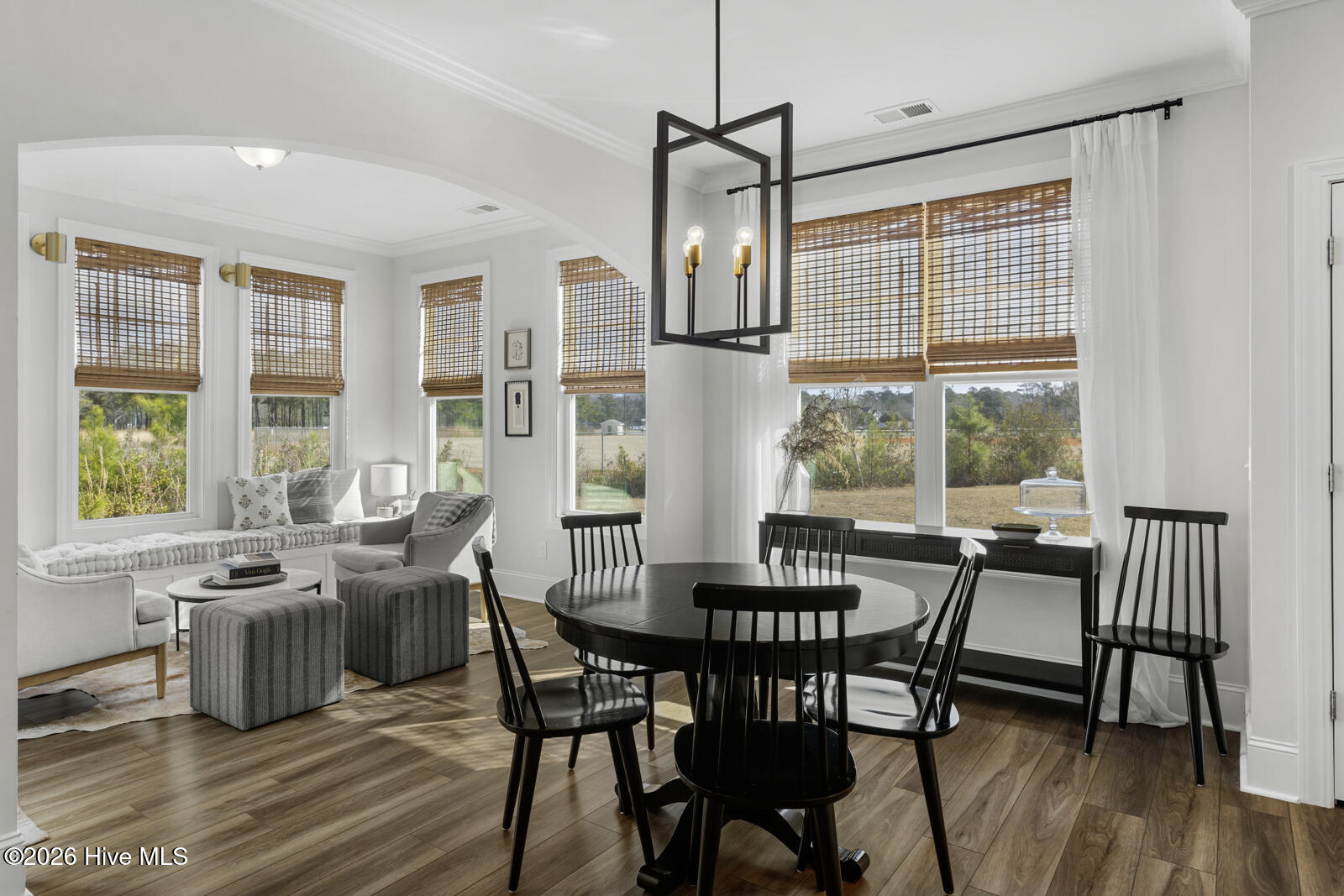 100562165 | Photo 18