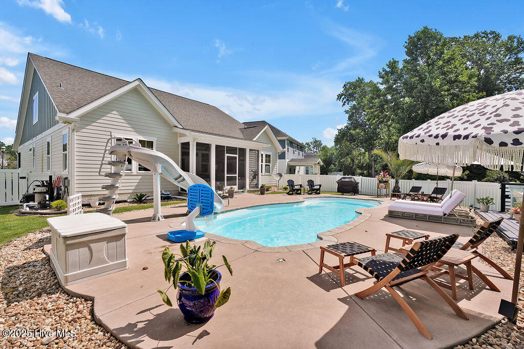 100518744 | Photo 39