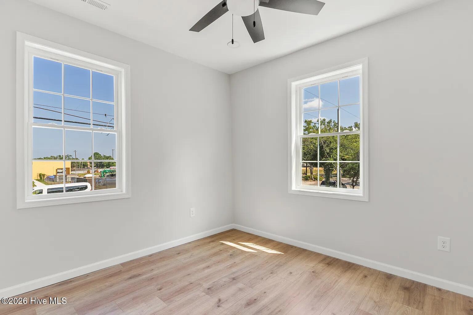 100569106 | Photo 24