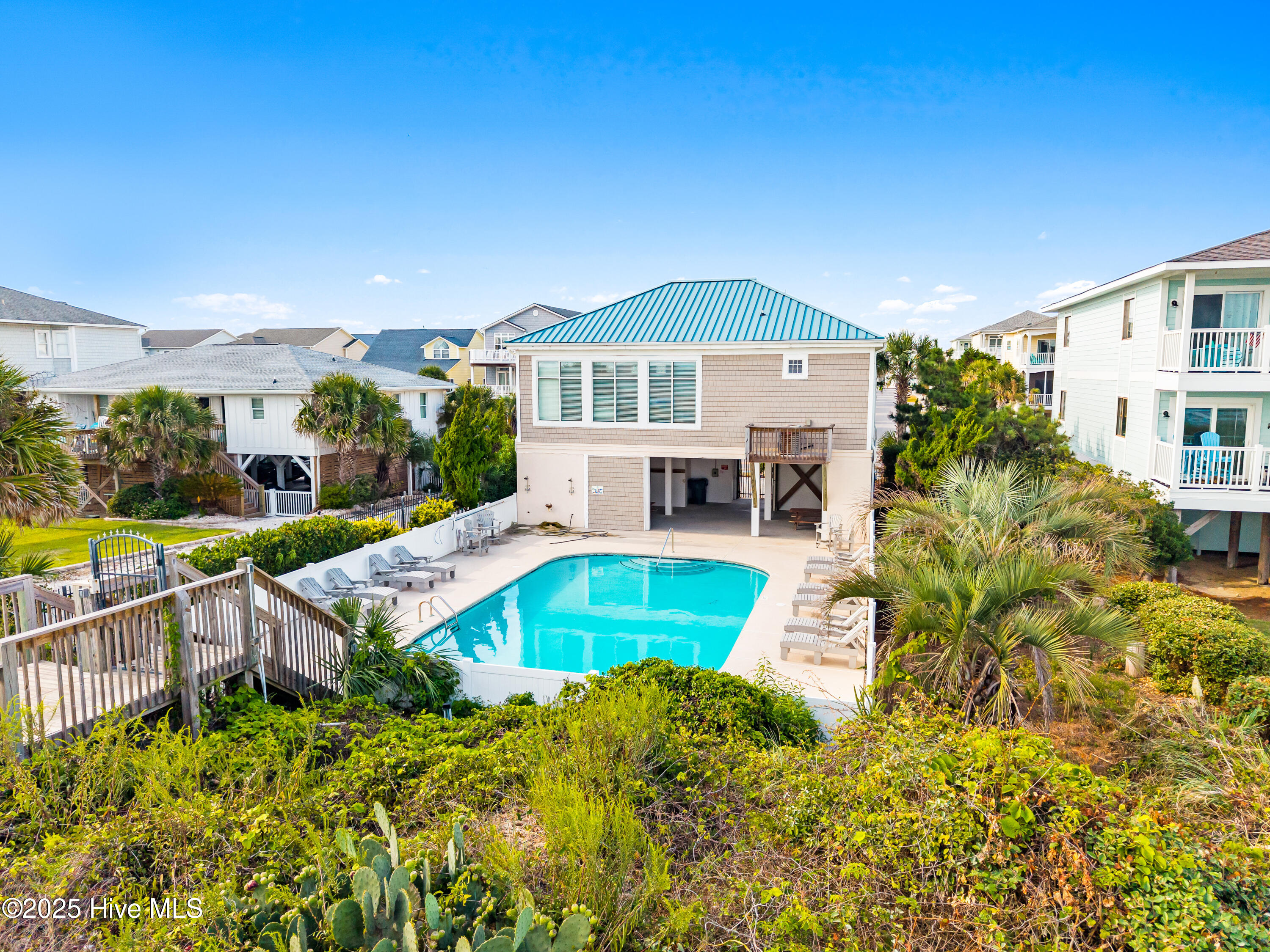 100530608 | Photo 67