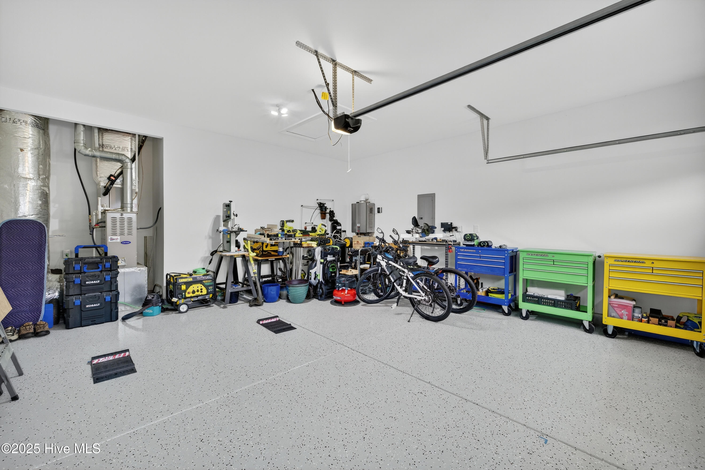 100537739 | Photo 35