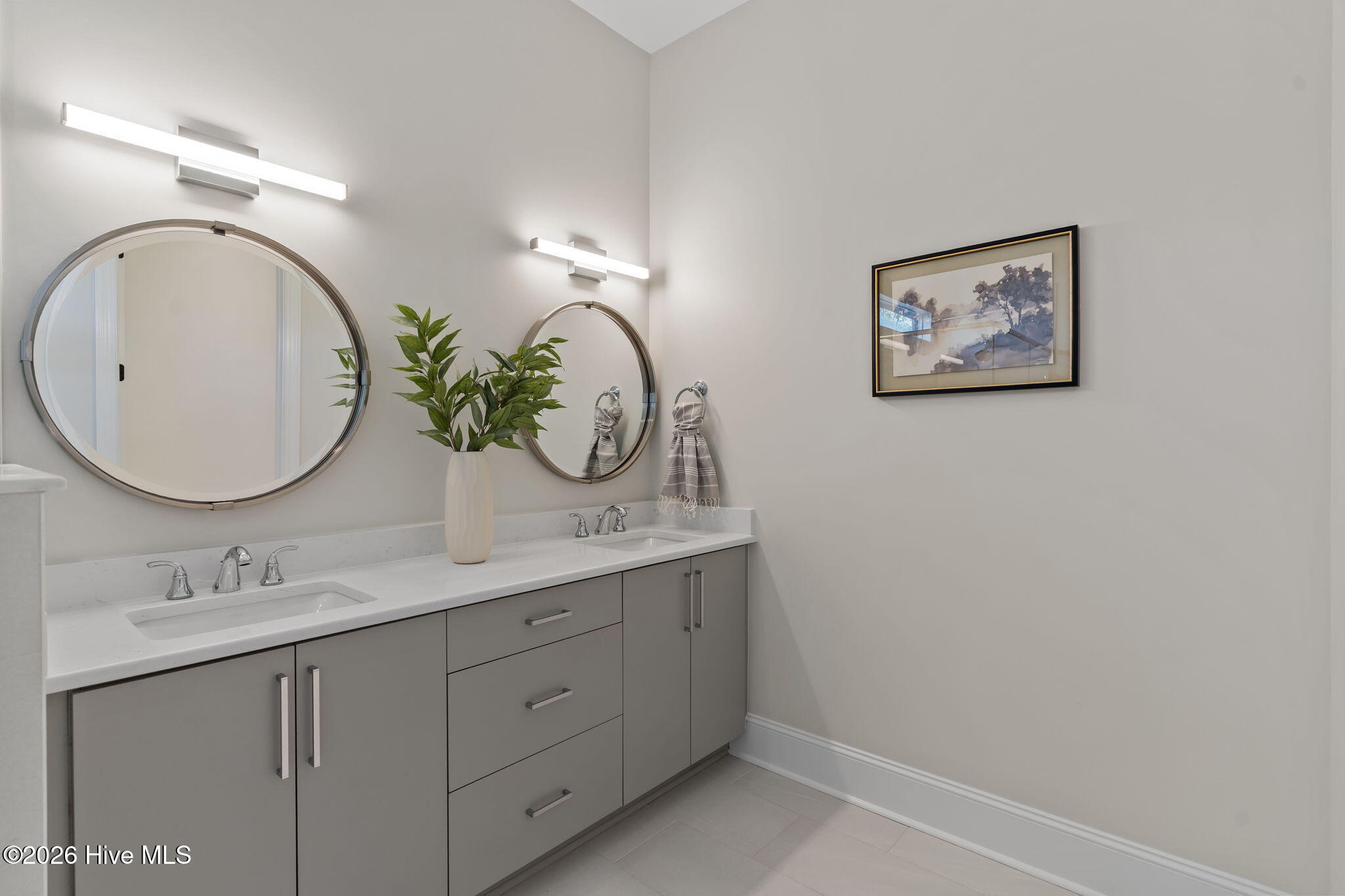 100568555 | Photo 21