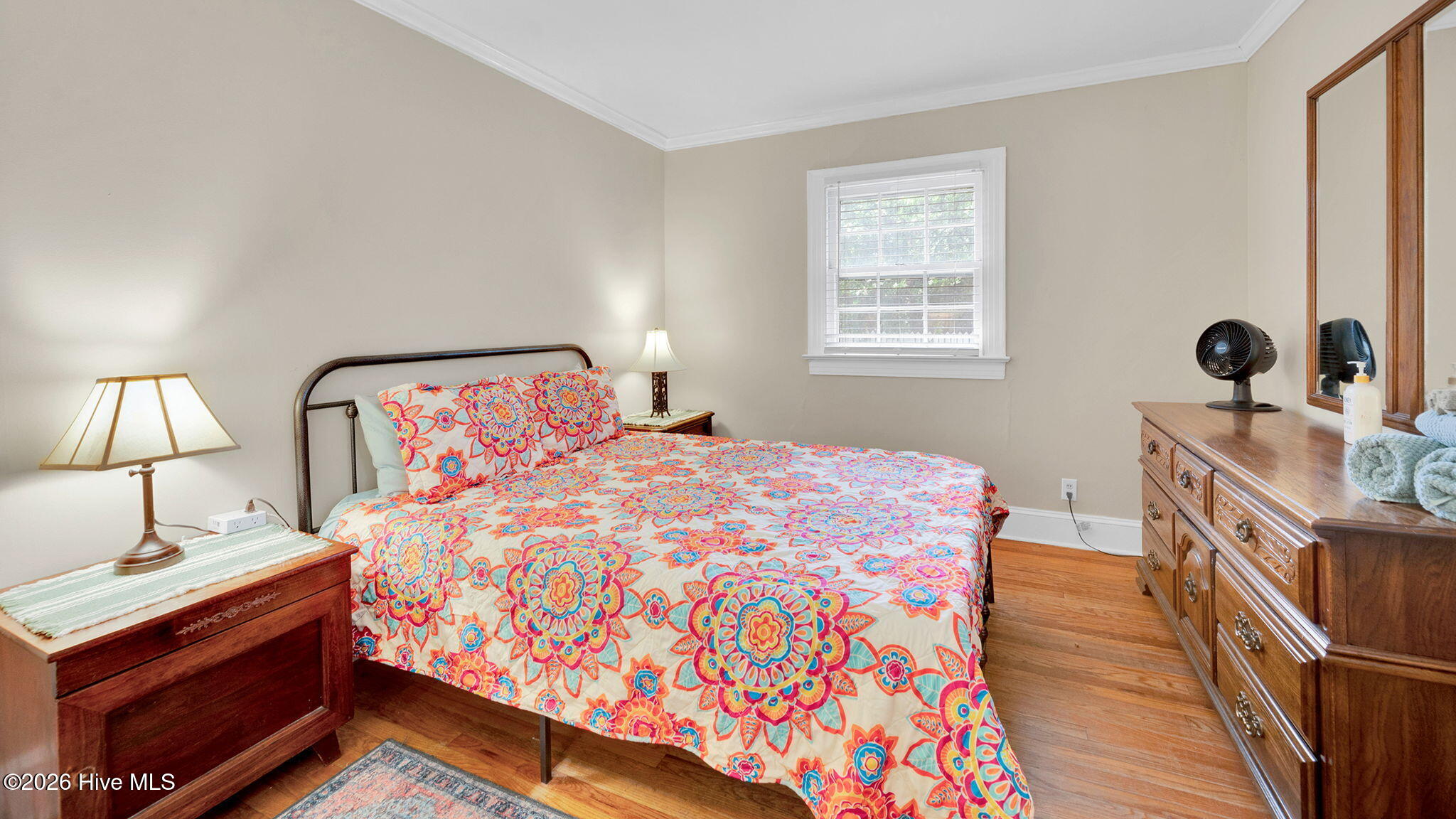 17-web-or-mls-1902 Sherwood Drive-19