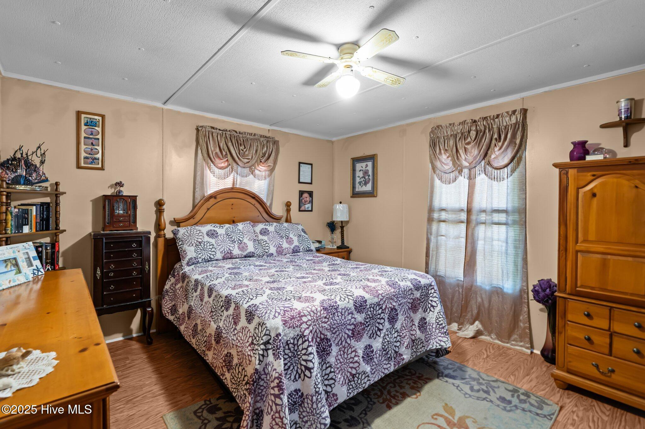 100513028 | Photo 16