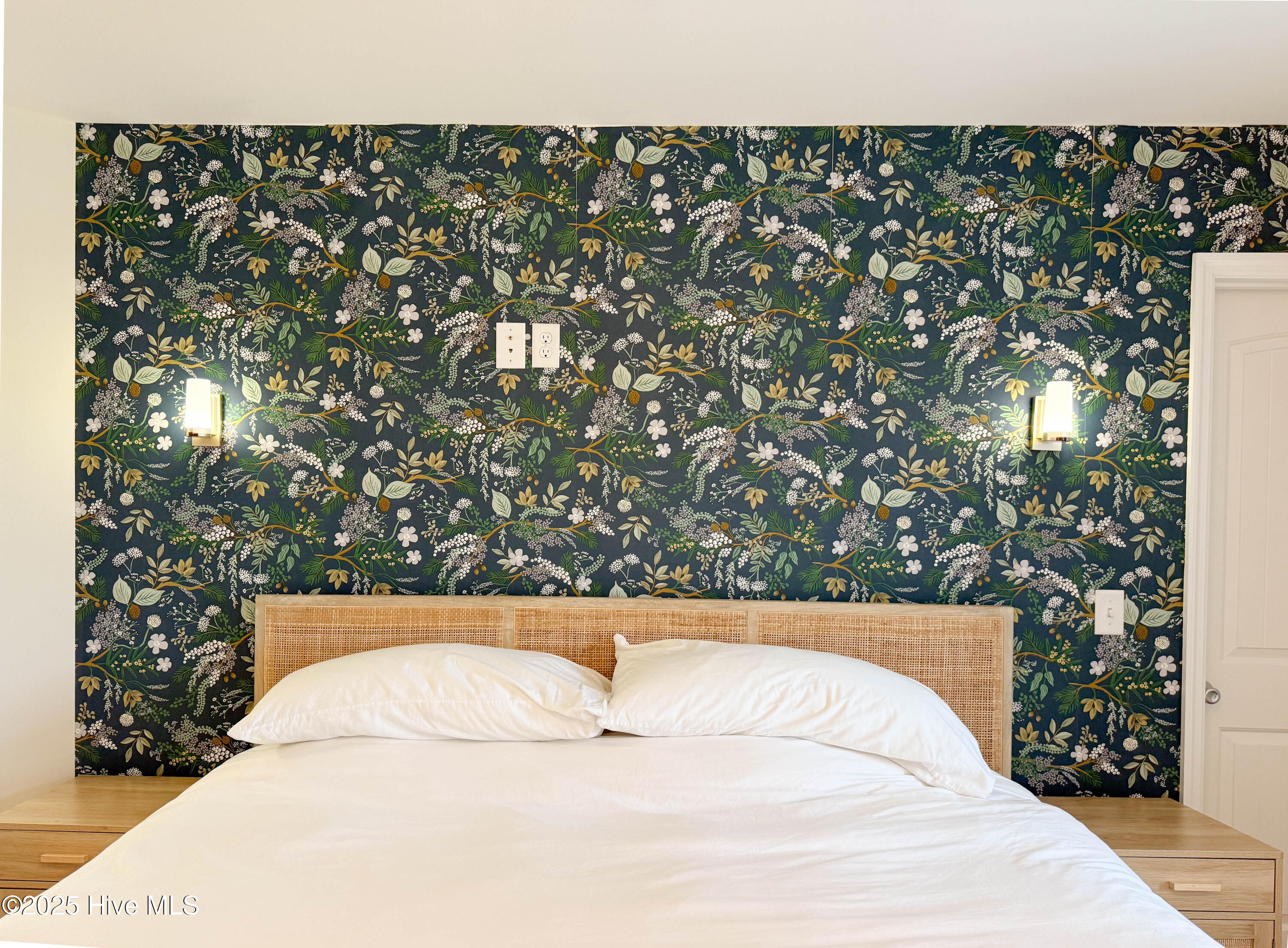 100536408 | Photo 32