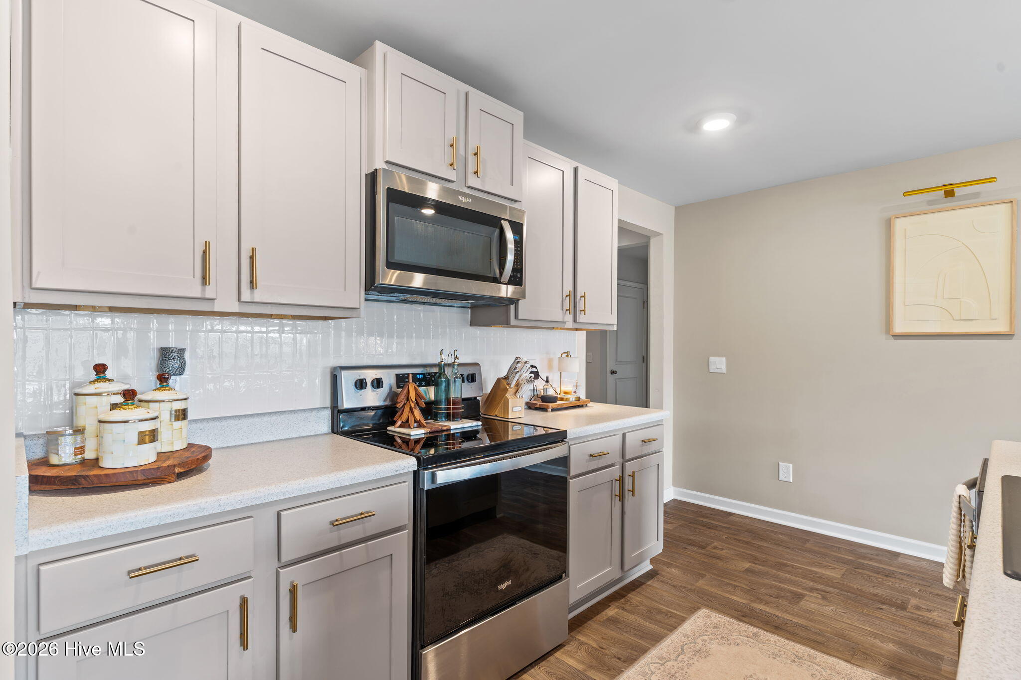 100558929 | Photo 11