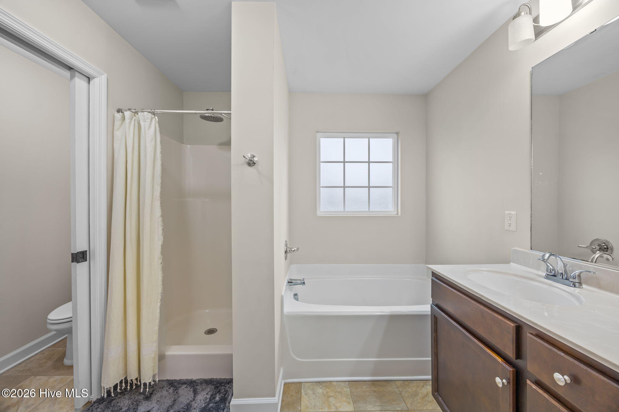 100558609 | Photo 25