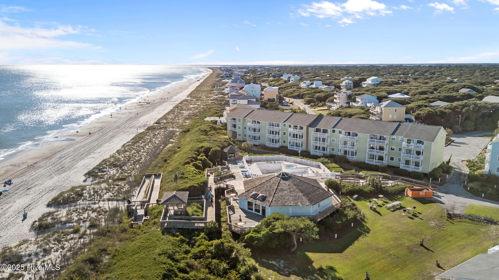 100536863 | Photo 45