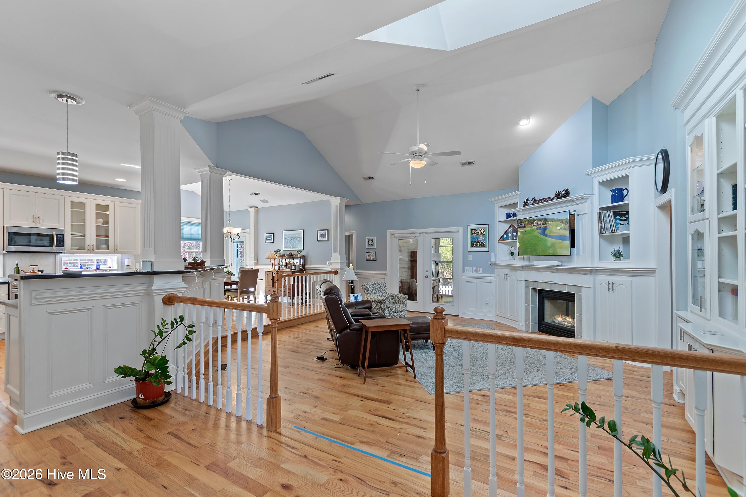 100561490 | Photo 10