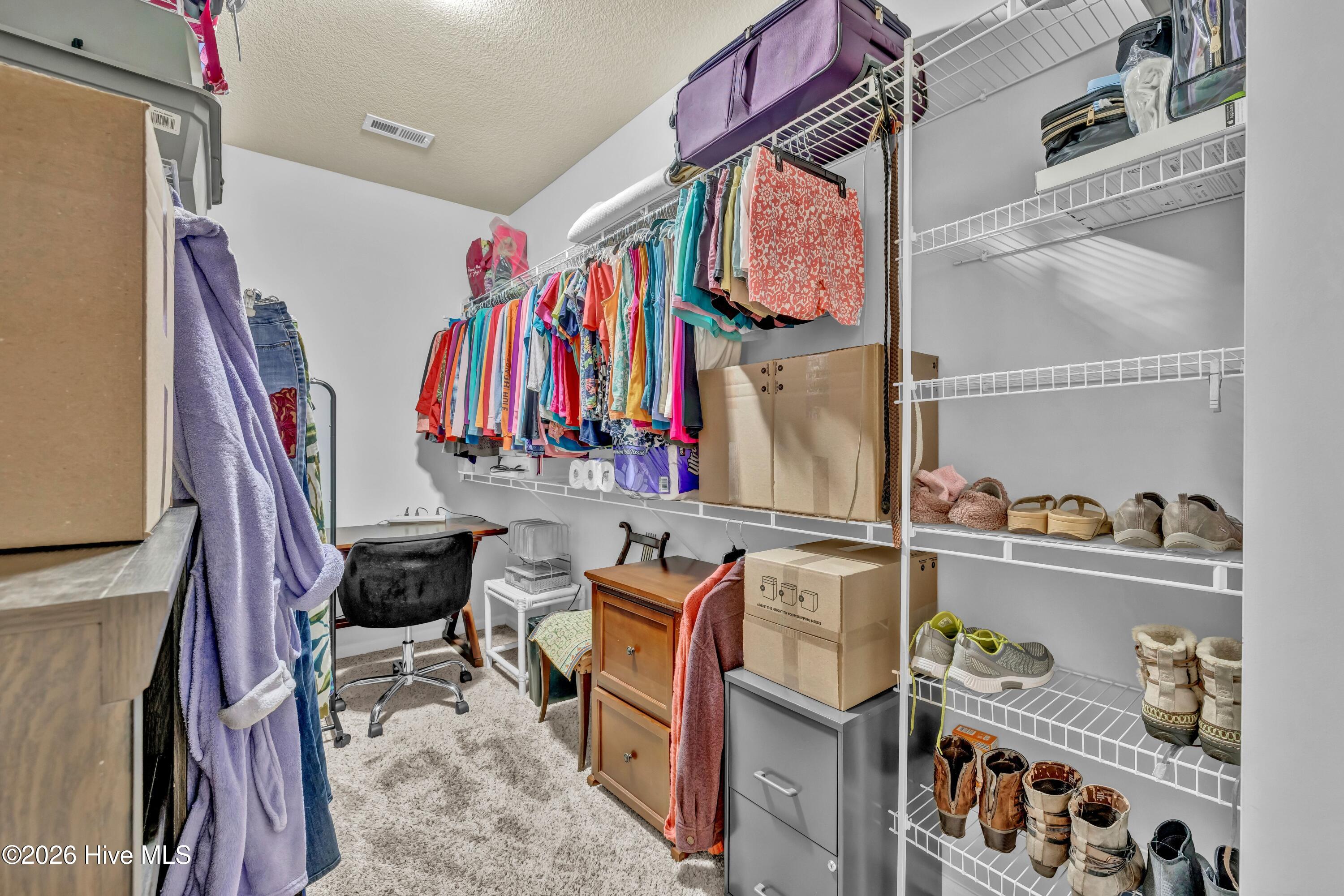 100554208 | Photo 15