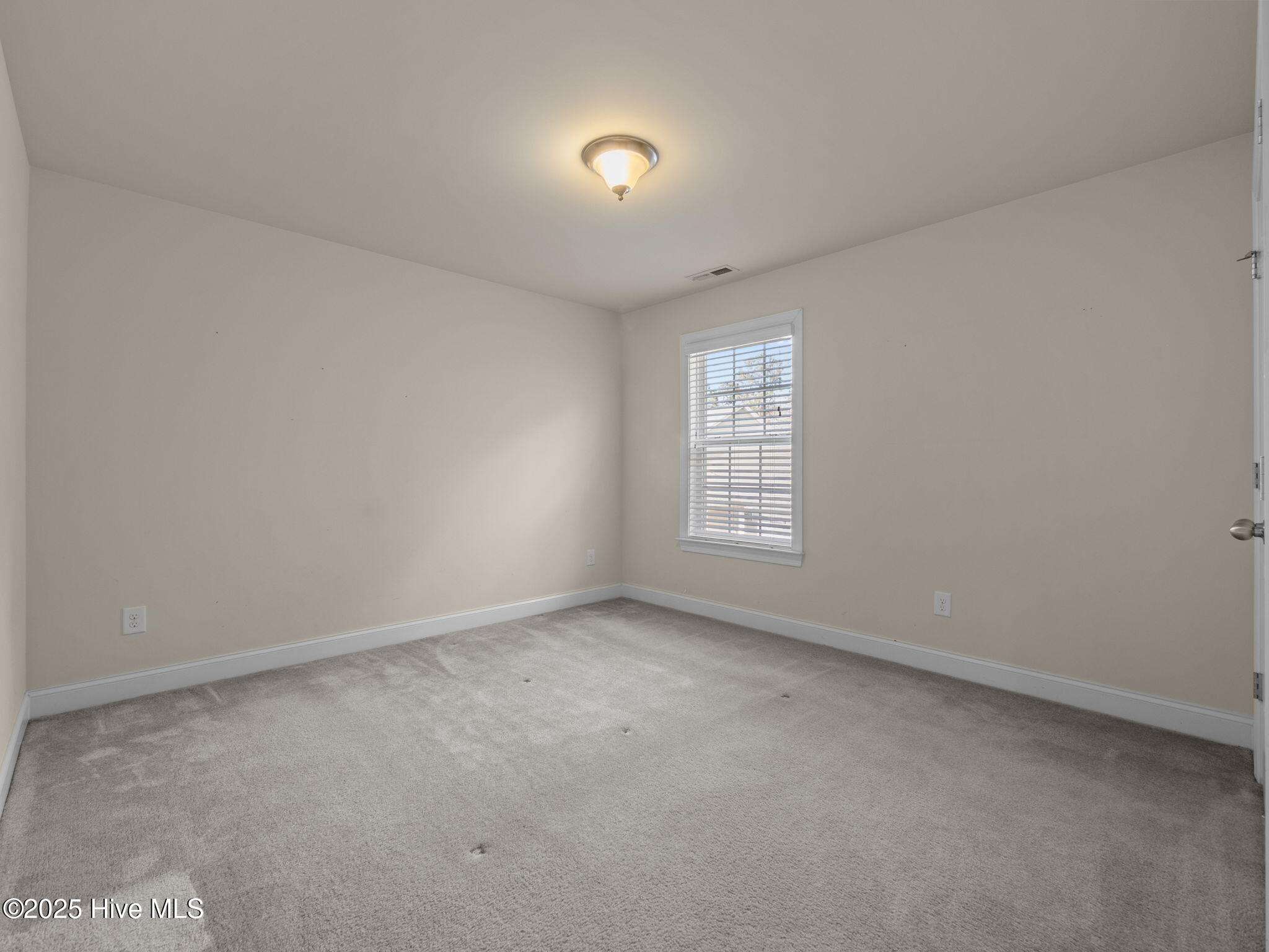 100545403 | Photo 28