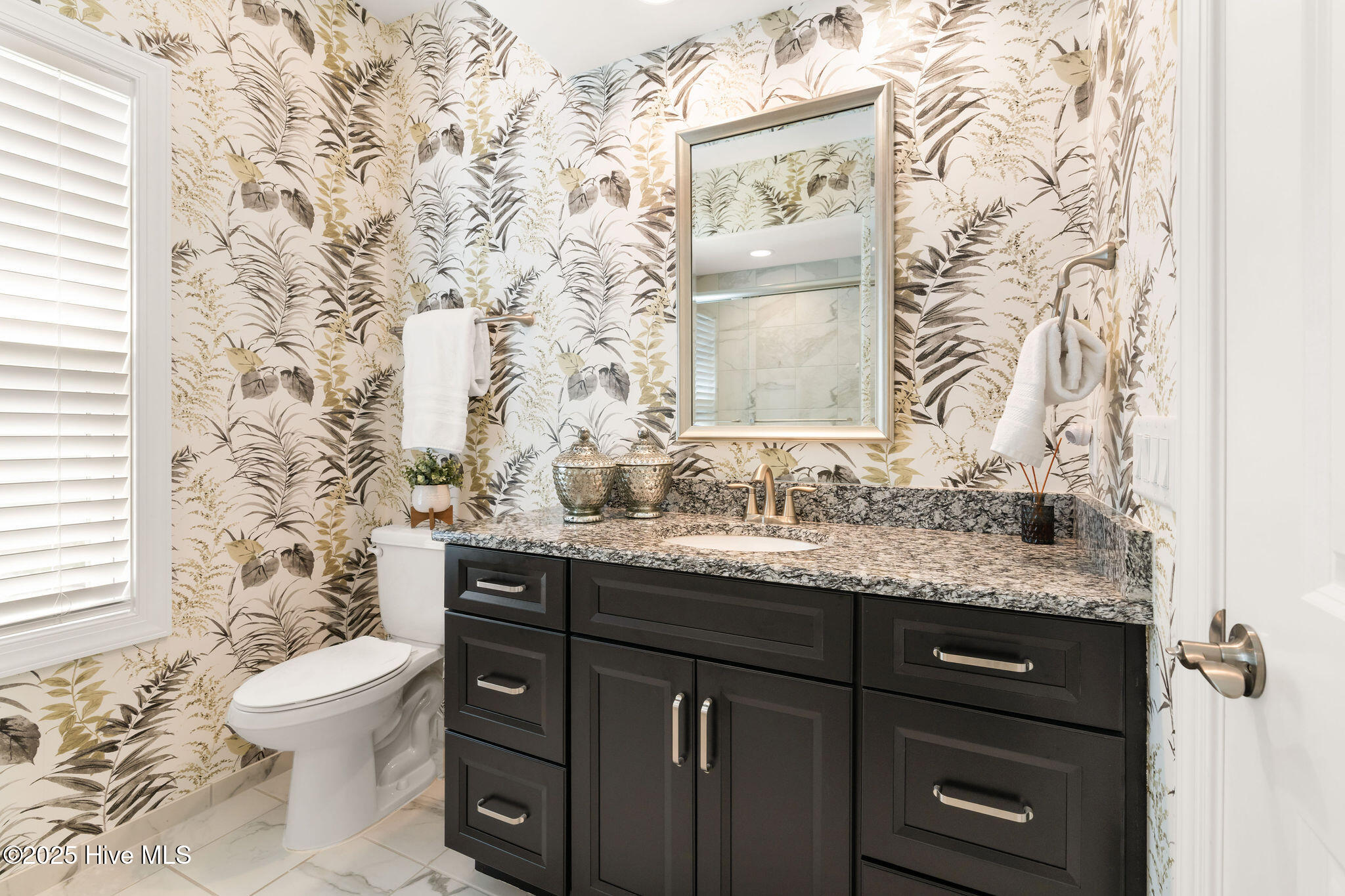 100517606 | Photo 46