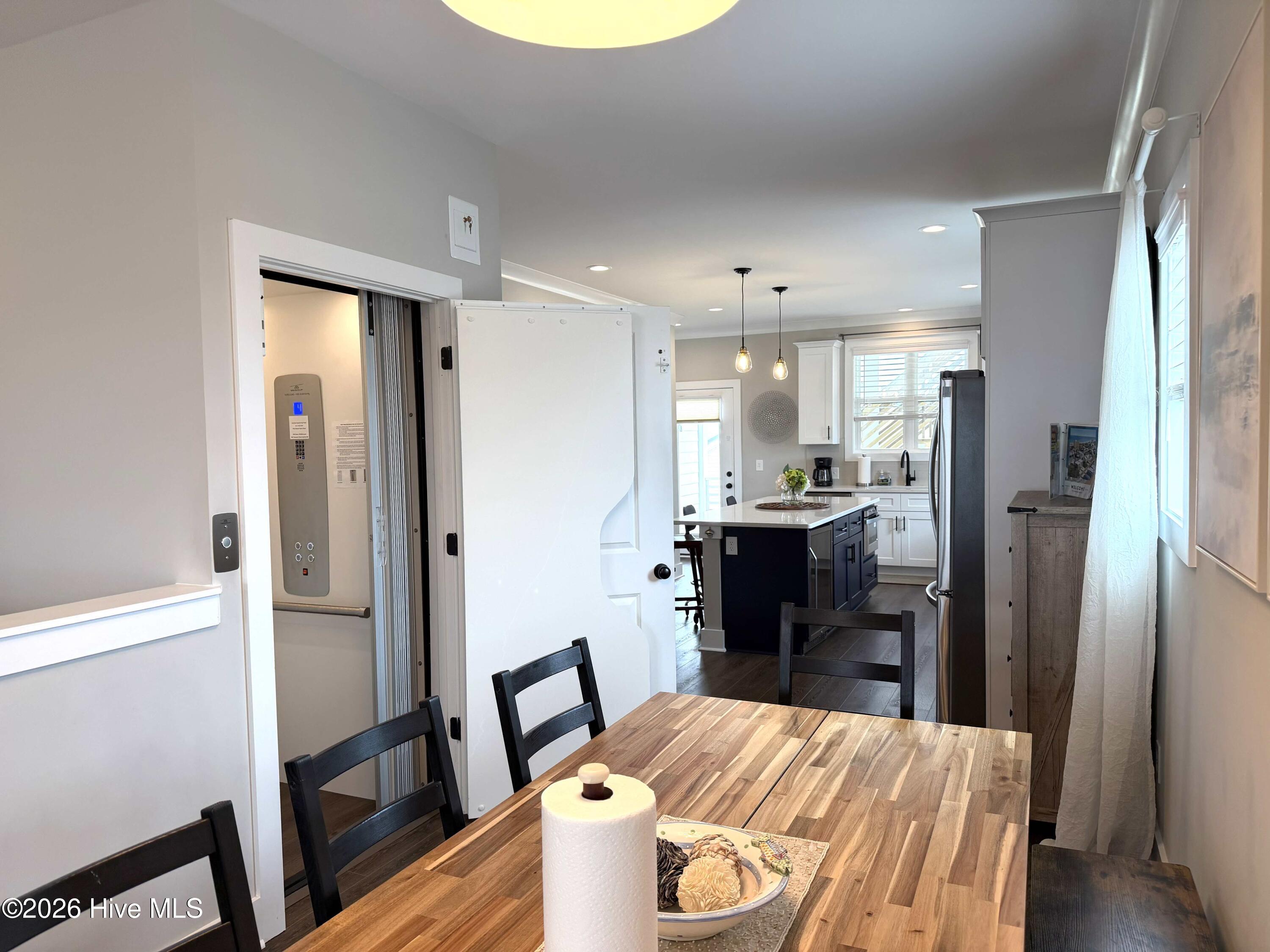 100559926 | Photo 20