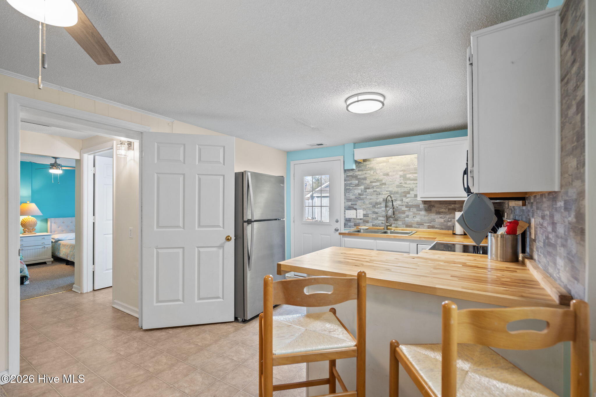 100558110 | Photo 47