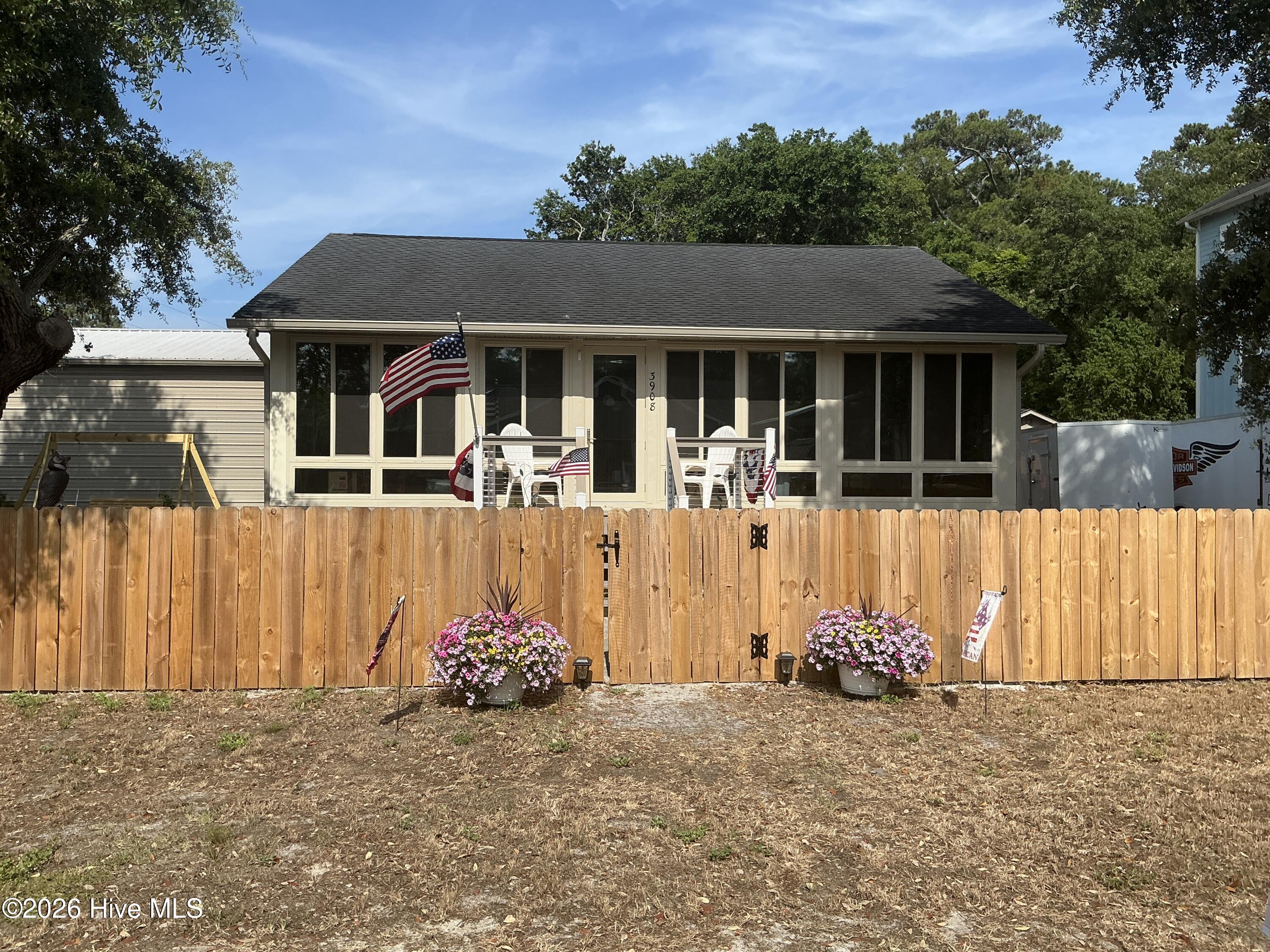 Exterior photo of 3908 Cross Street SE, Bolivia, NC 28422. MLS: 100581172