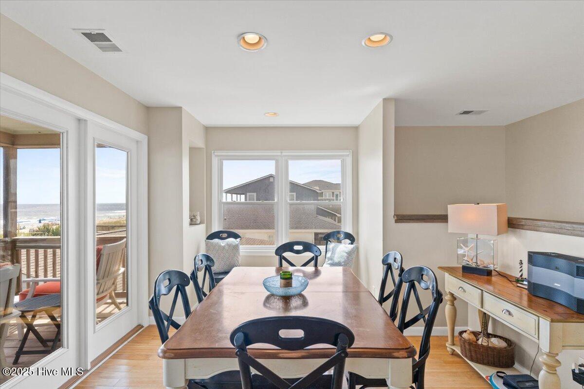 100520015 | Photo 16