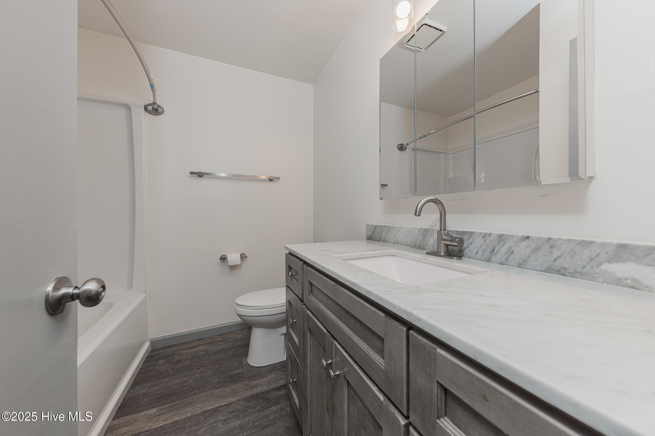 100546793 | Photo 26