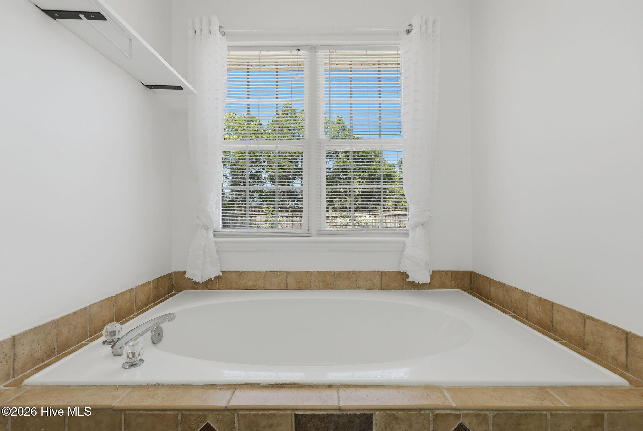 100568972 | Photo 29