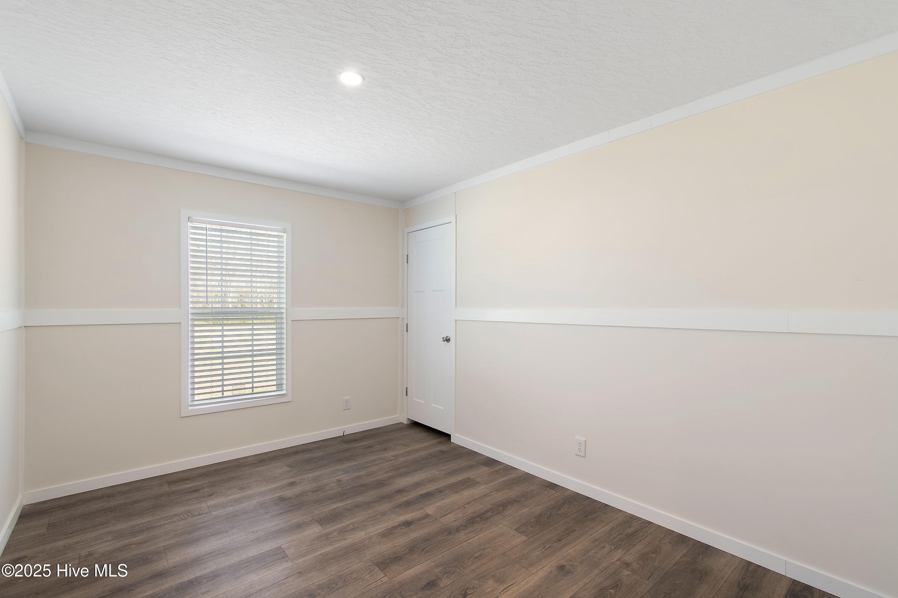 100541882 | Photo 16