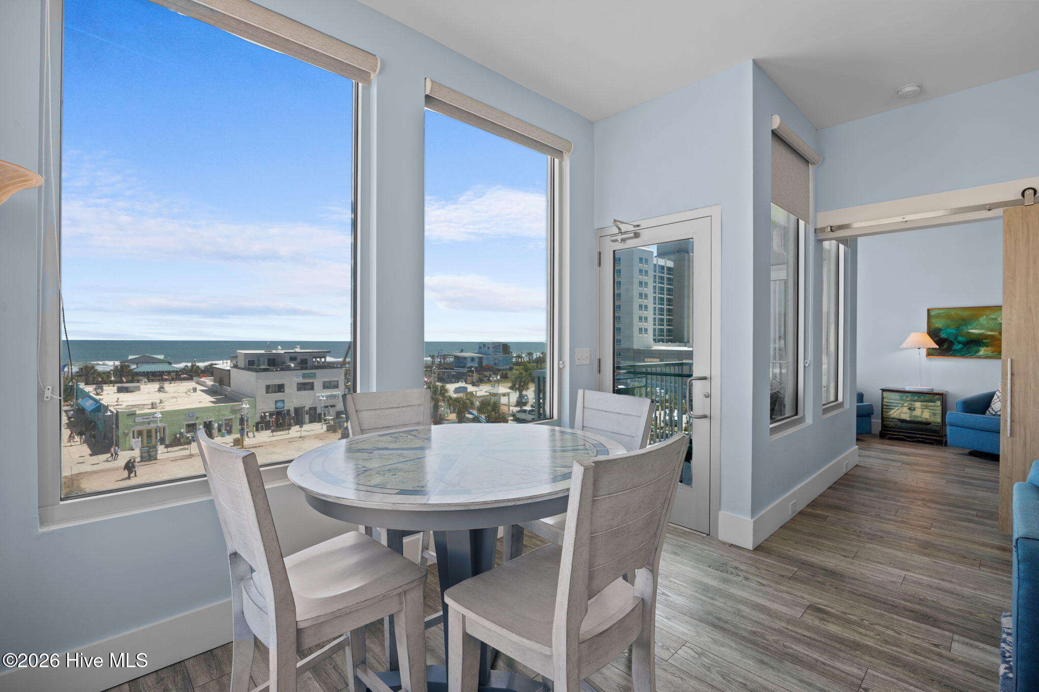 100566225 | Photo 10