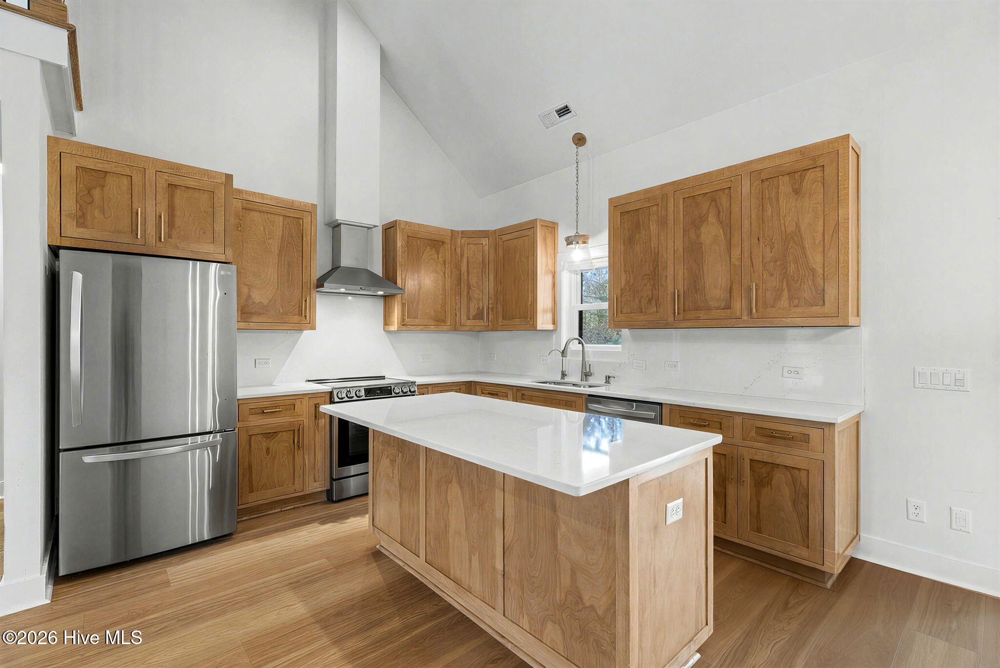 100564194 | Photo 14