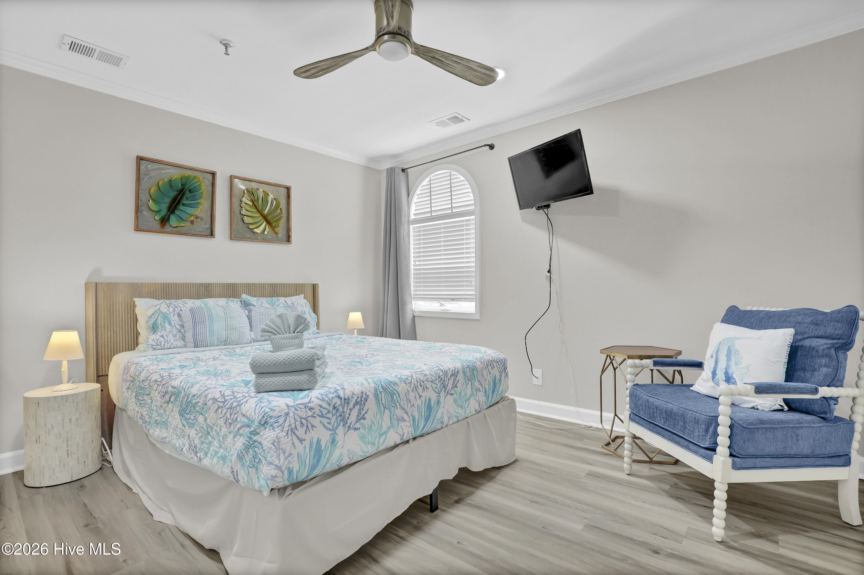 100568144 | Photo 18