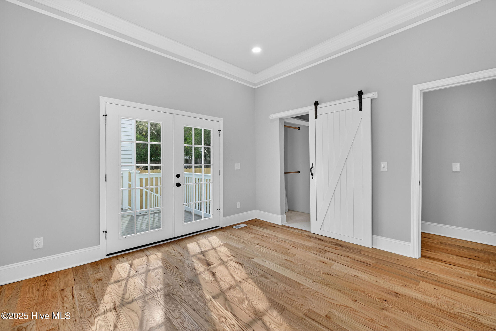 100537754 | Photo 28