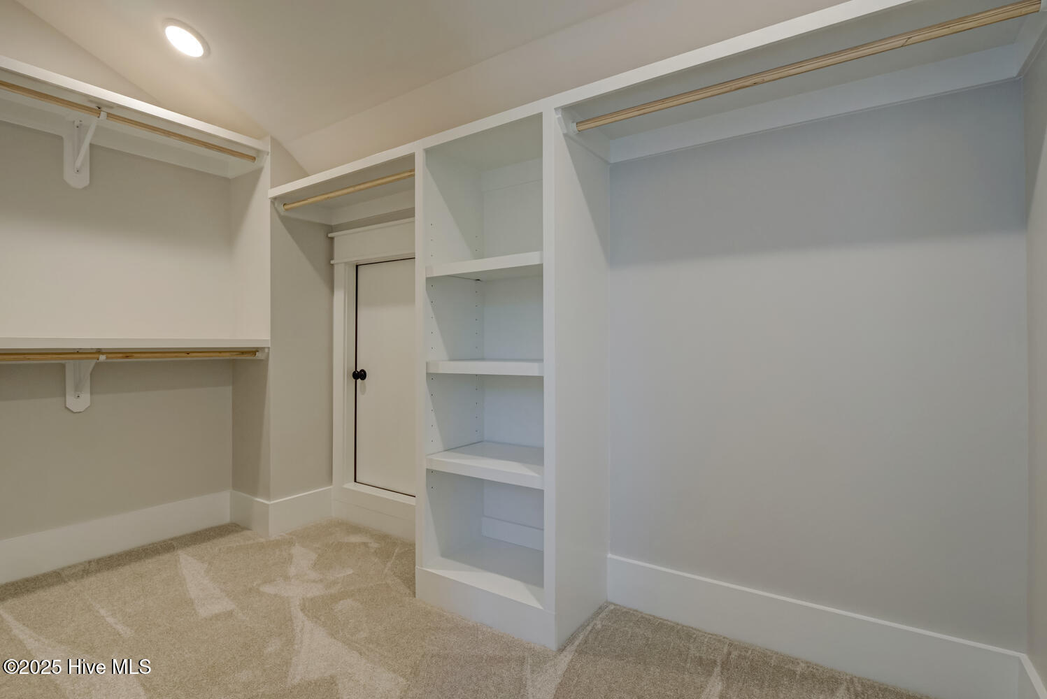 100539915 | Photo 20