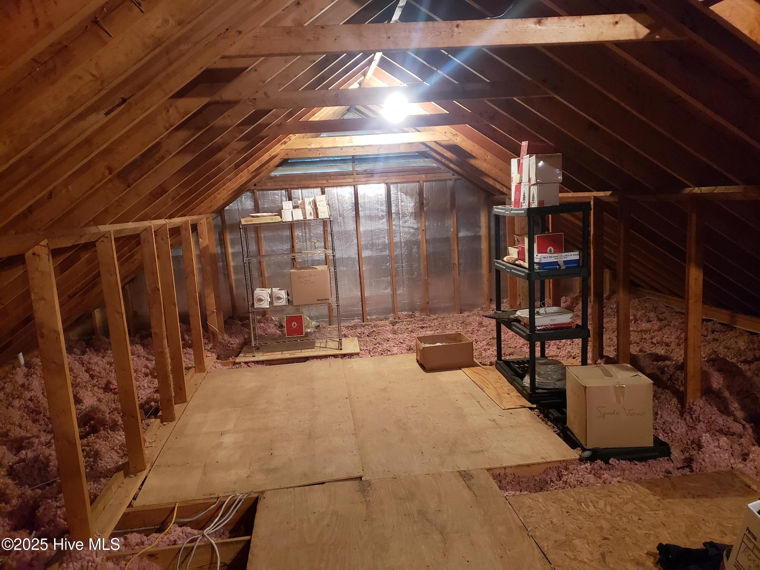 100533907 | Photo 26